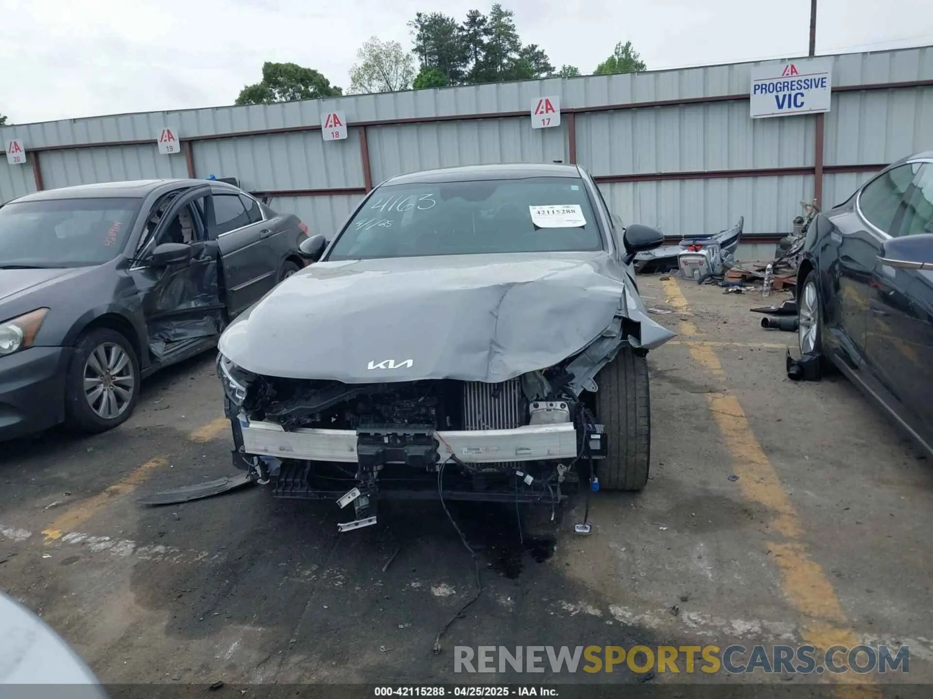 12 Photograph of a damaged car 5XXG64J27NG124163 KIA K5 2022