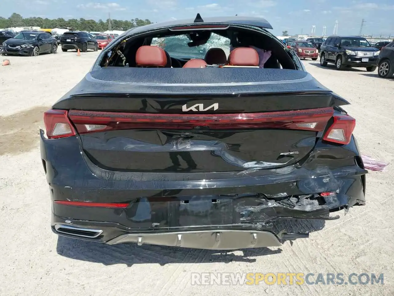 6 Photograph of a damaged car 5XXG64J27NG130545 KIA K5 2022
