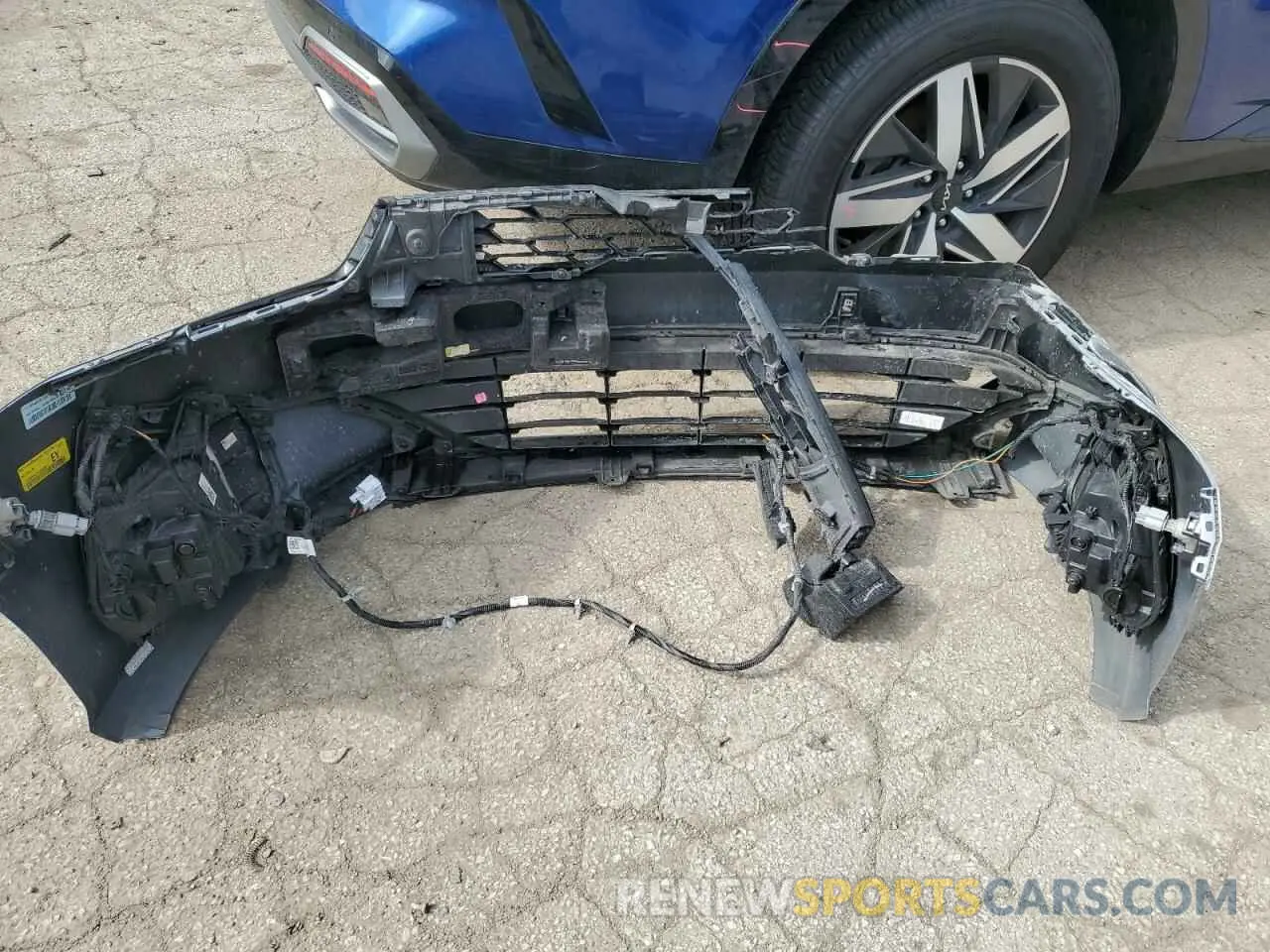 14 Photograph of a damaged car 5XXG64J27NG136443 KIA K5 2022