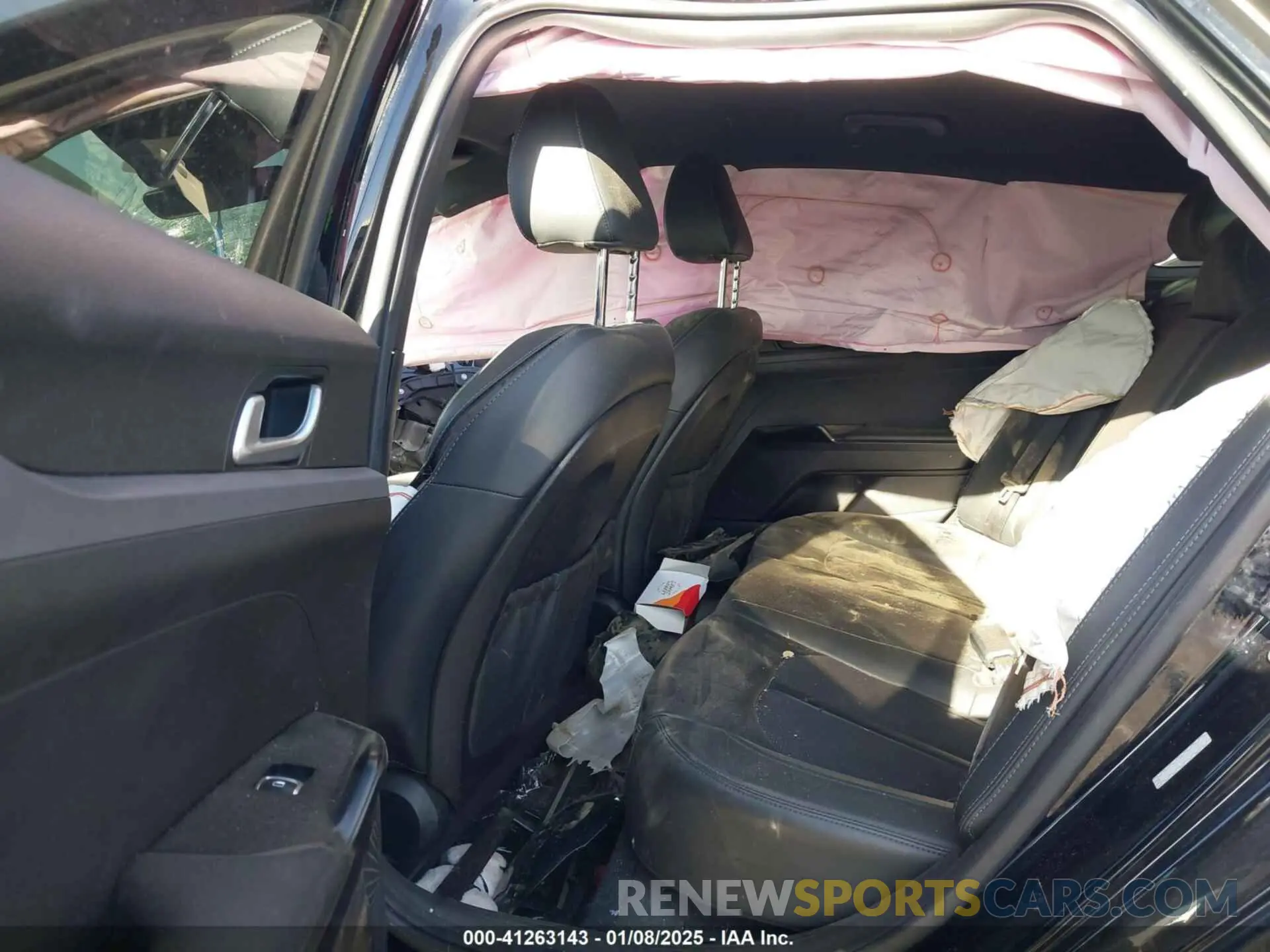 8 Photograph of a damaged car 5XXG64J27NG143389 KIA K5 2022