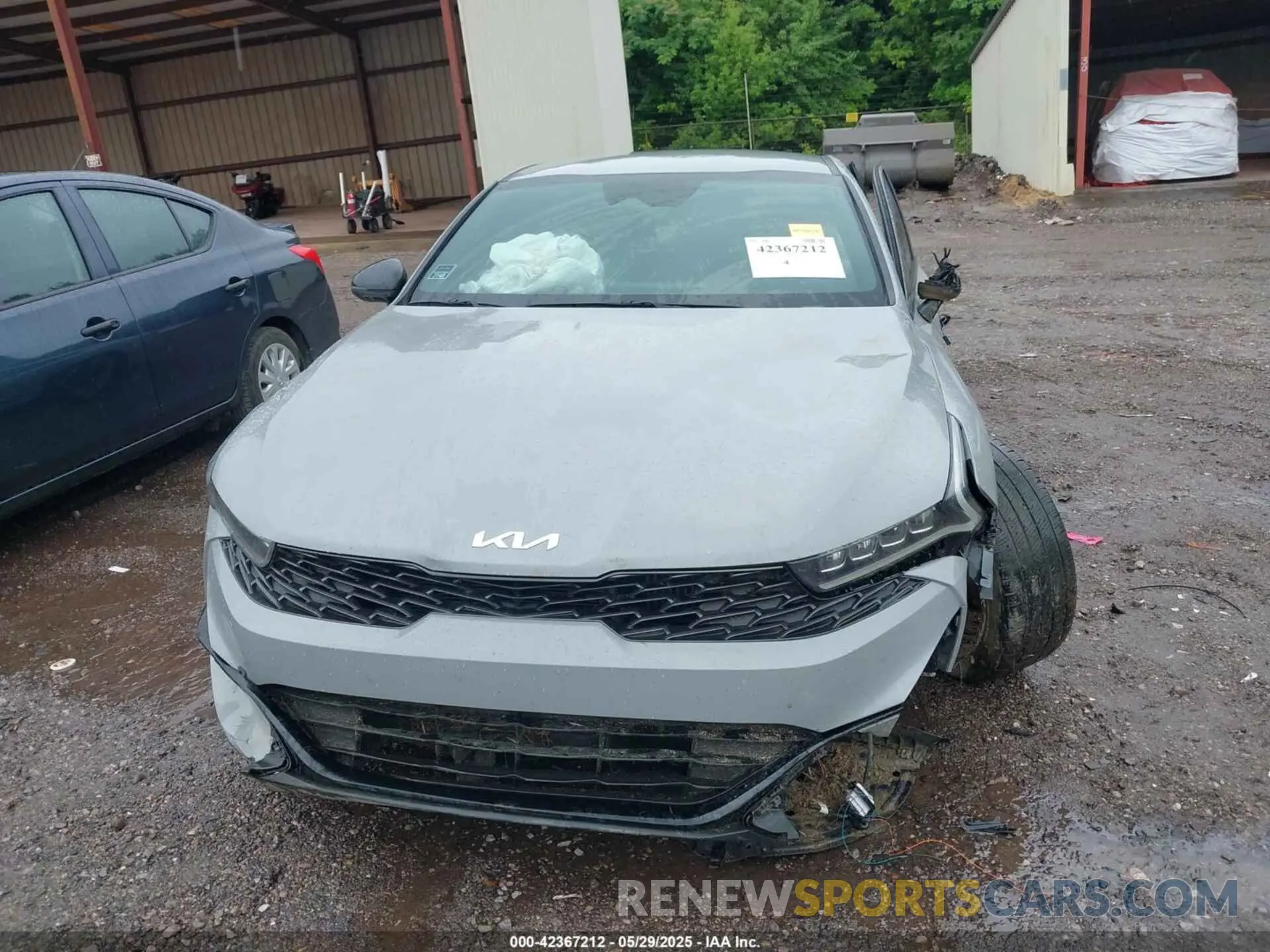 17 Photograph of a damaged car 5XXG64J27NG163268 KIA K5 2022