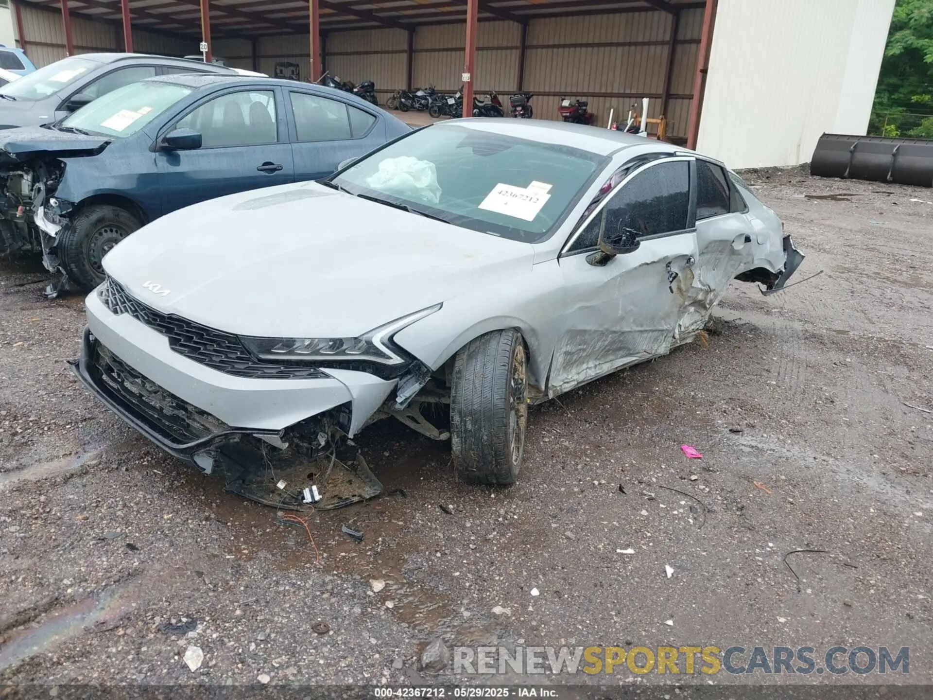2 Photograph of a damaged car 5XXG64J27NG163268 KIA K5 2022