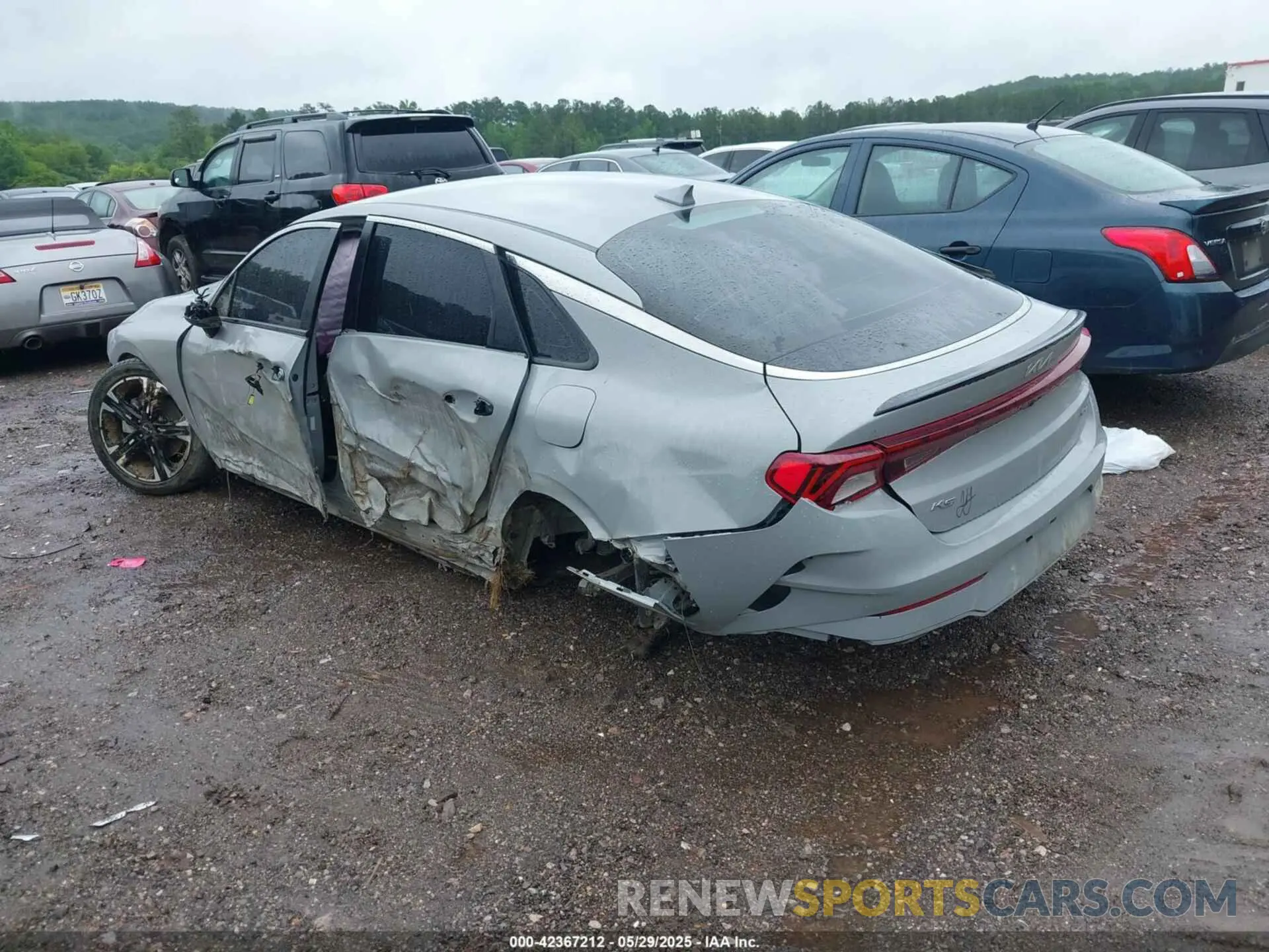 3 Photograph of a damaged car 5XXG64J27NG163268 KIA K5 2022