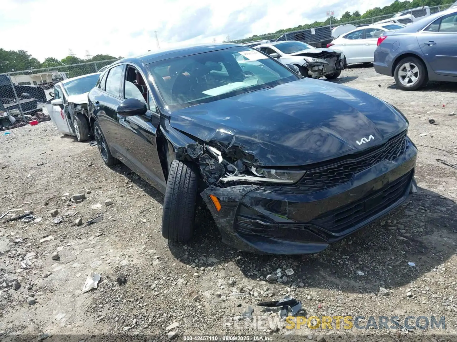 1 Photograph of a damaged car 5XXG64J28NG106223 KIA K5 2022