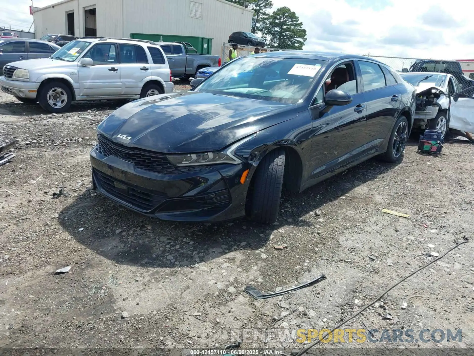 2 Photograph of a damaged car 5XXG64J28NG106223 KIA K5 2022