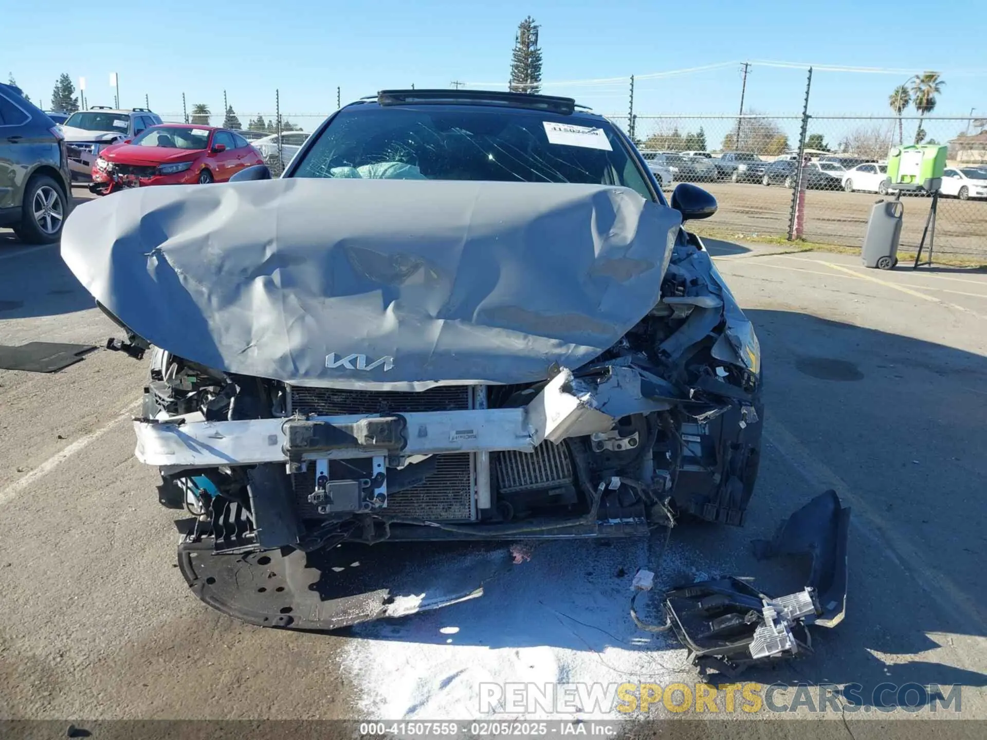 11 Photograph of a damaged car 5XXG64J28NG110000 KIA K5 2022