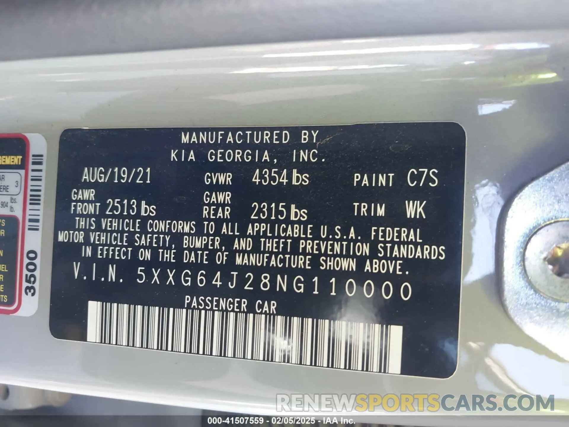 9 Photograph of a damaged car 5XXG64J28NG110000 KIA K5 2022