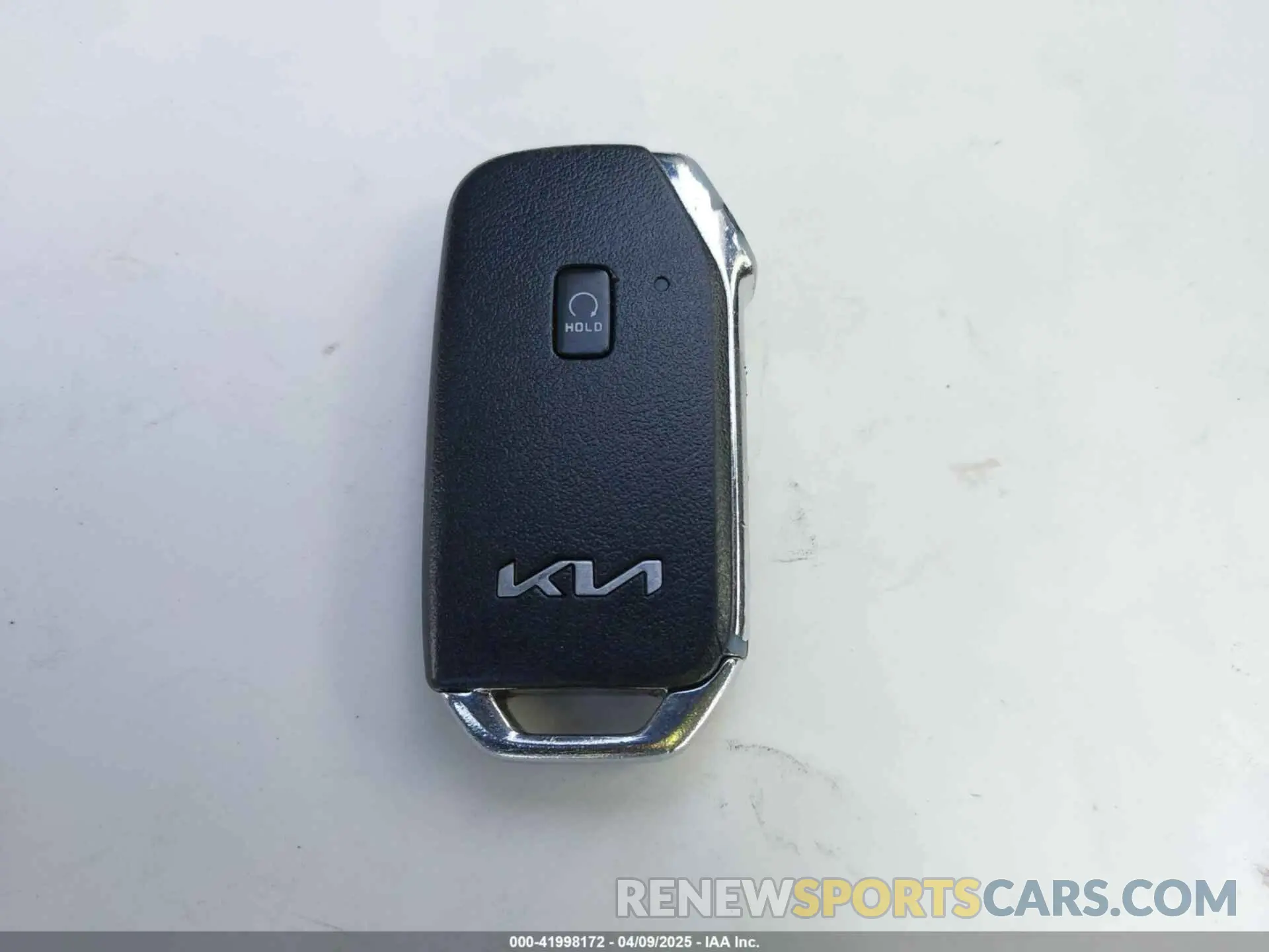 11 Photograph of a damaged car 5XXG64J28NG112507 KIA K5 2022