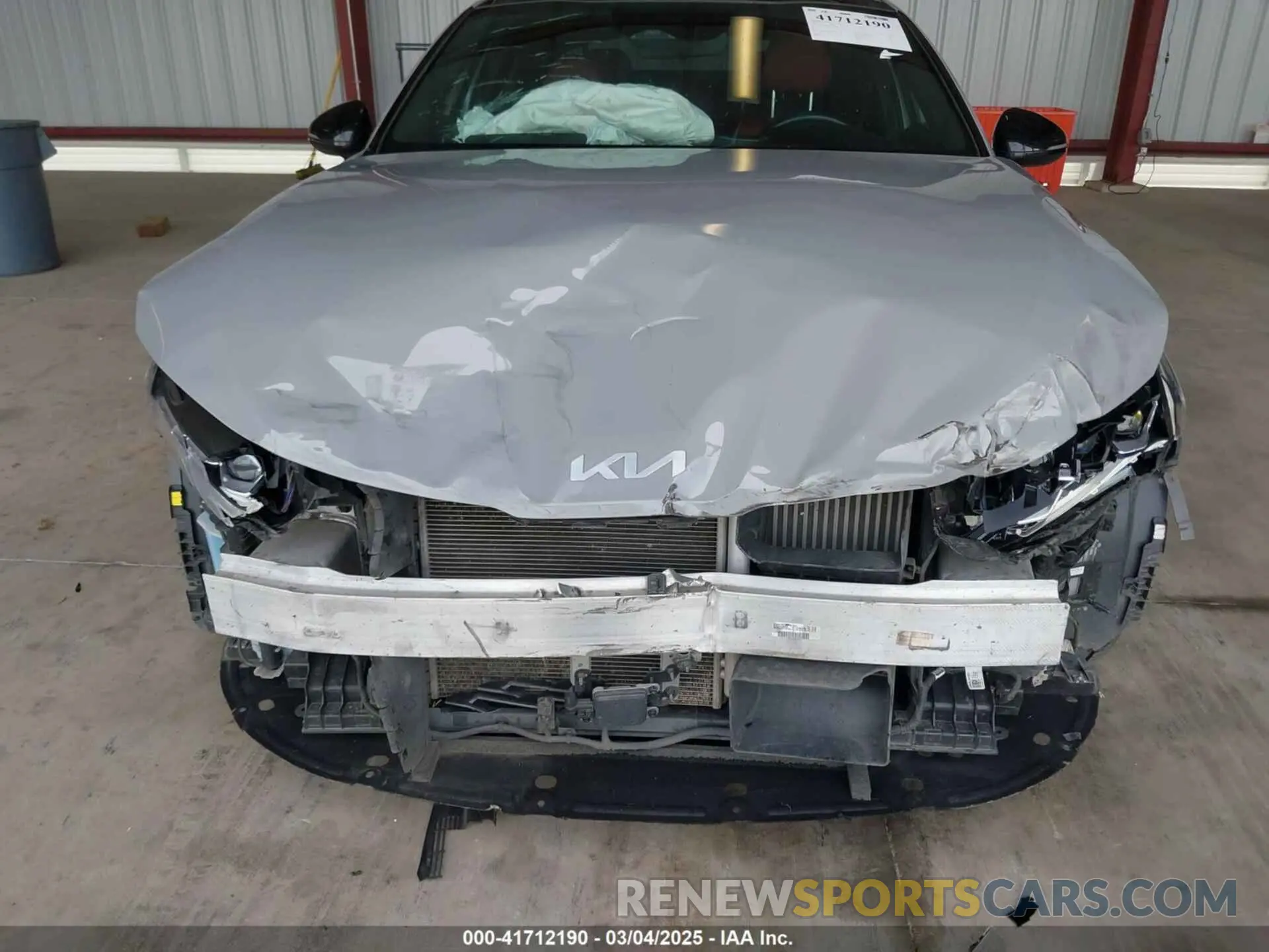 6 Photograph of a damaged car 5XXG64J28NG116895 KIA K5 2022