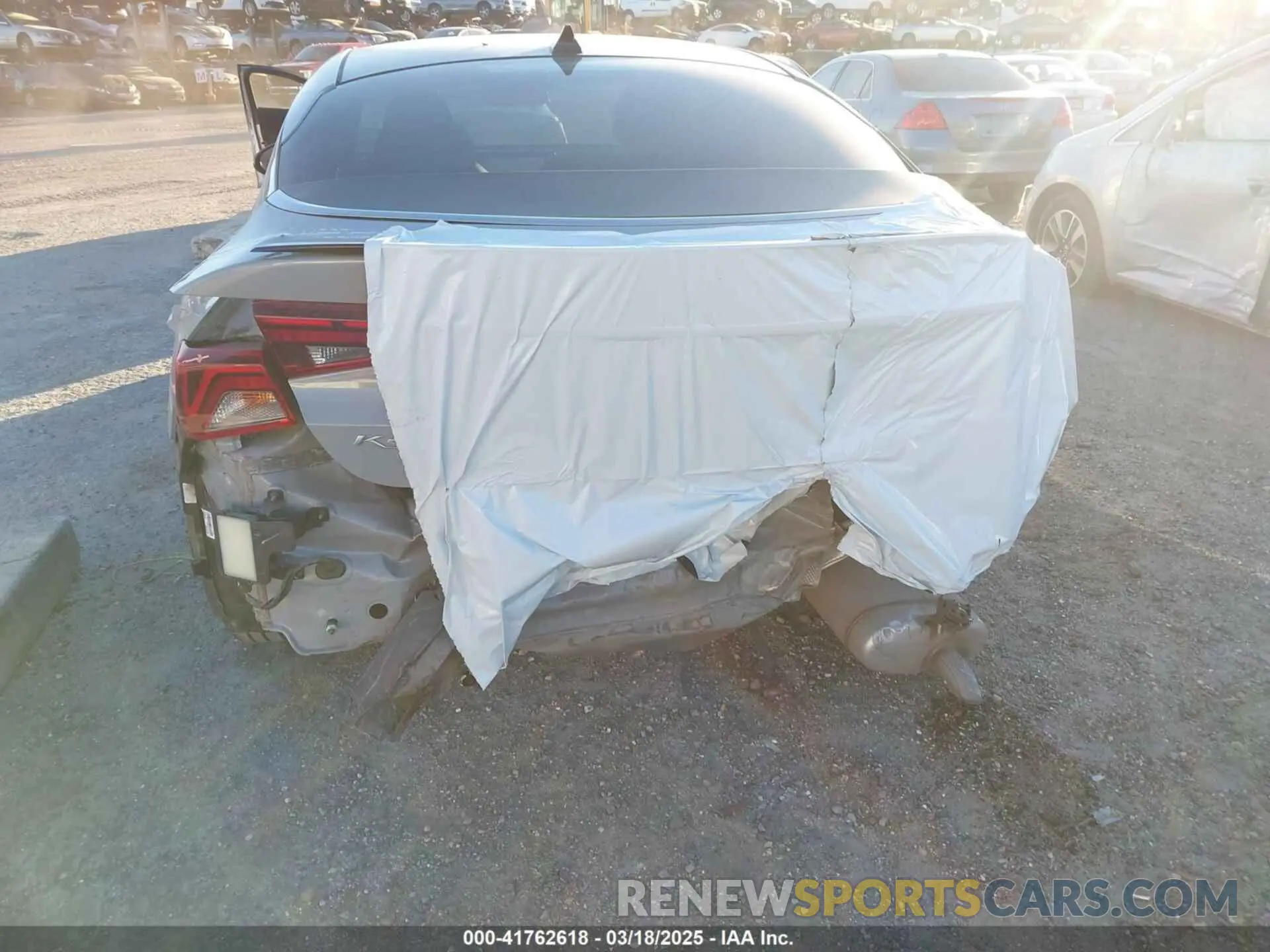 6 Photograph of a damaged car 5XXG64J28NG126388 KIA K5 2022