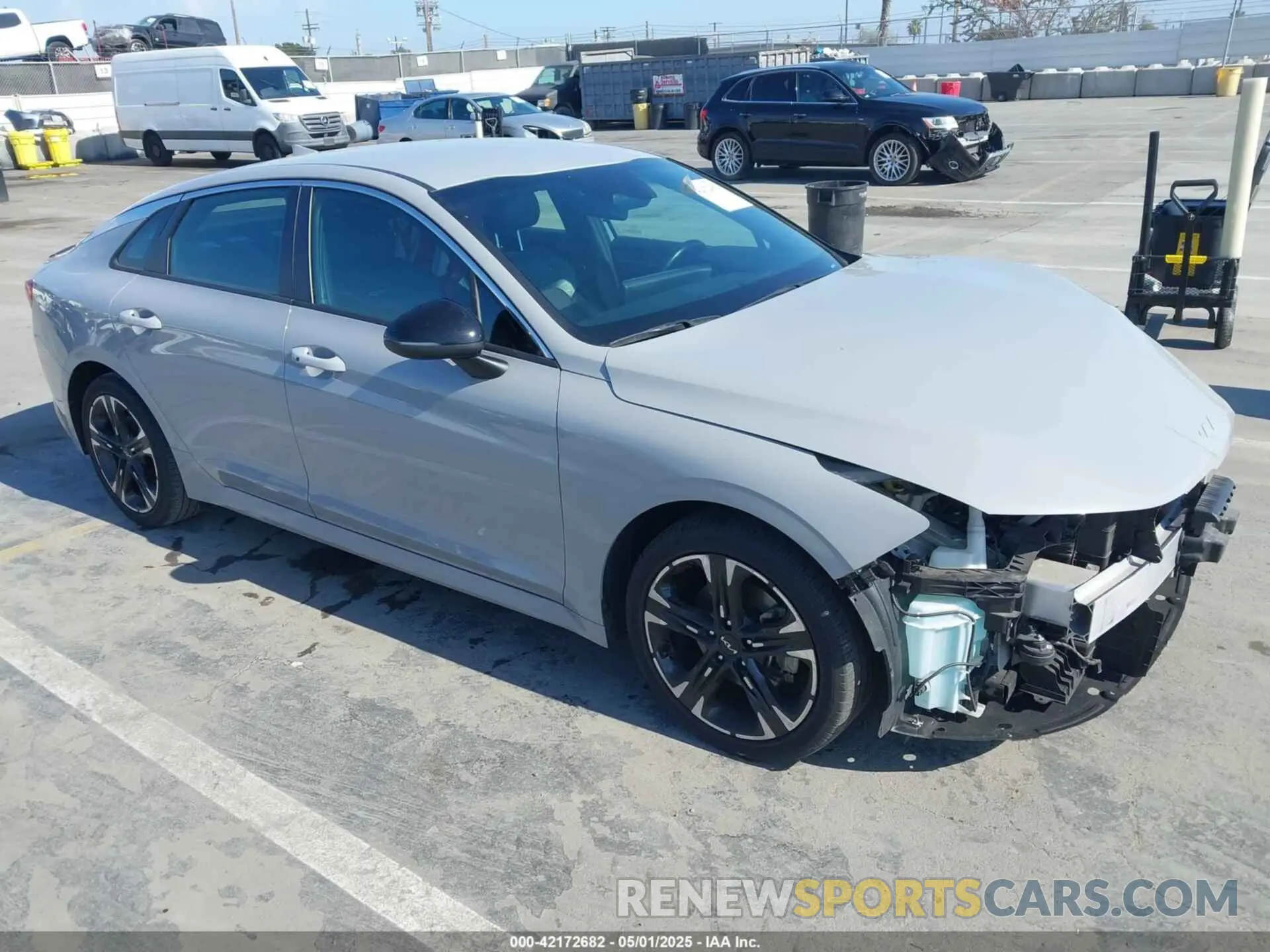 1 Photograph of a damaged car 5XXG64J28NG126942 KIA K5 2022