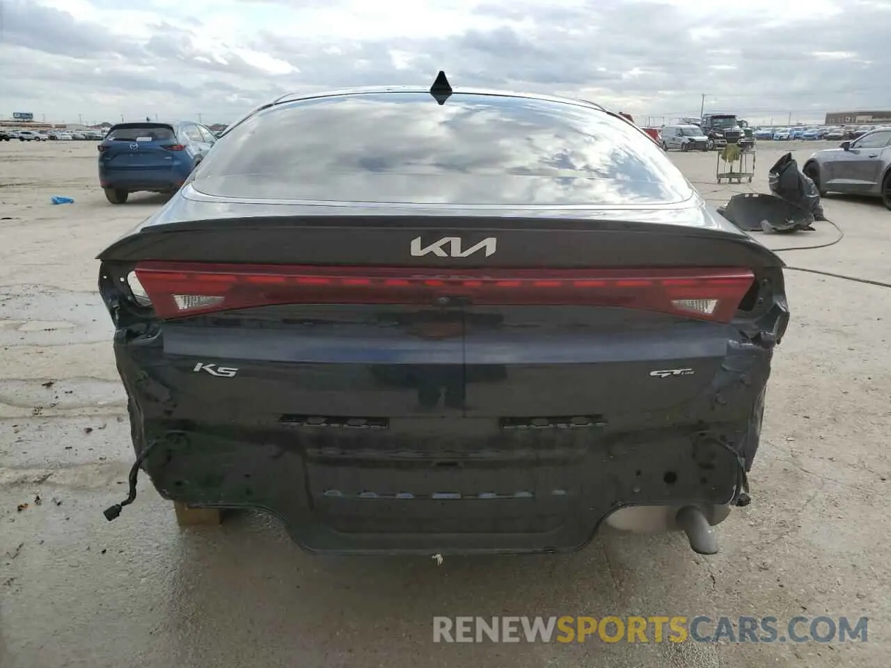 6 Photograph of a damaged car 5XXG64J28NG131350 KIA K5 2022