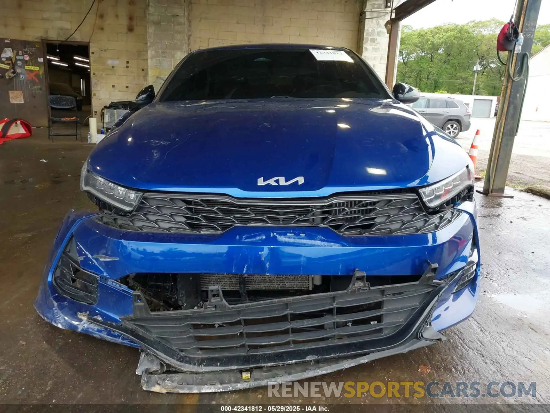 12 Photograph of a damaged car 5XXG64J28NG135866 KIA K5 2022