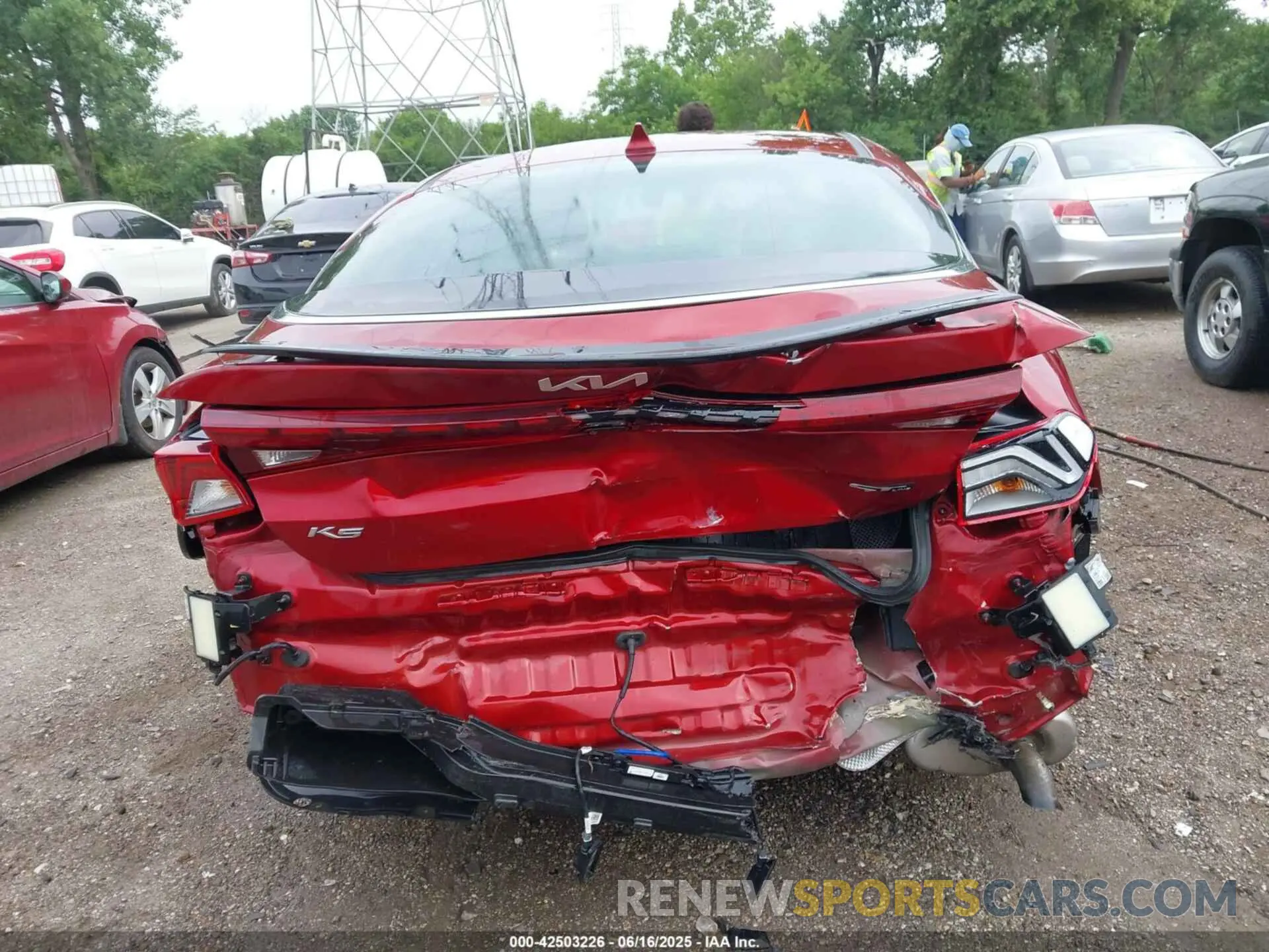 17 Photograph of a damaged car 5XXG64J29NG086029 KIA K5 2022
