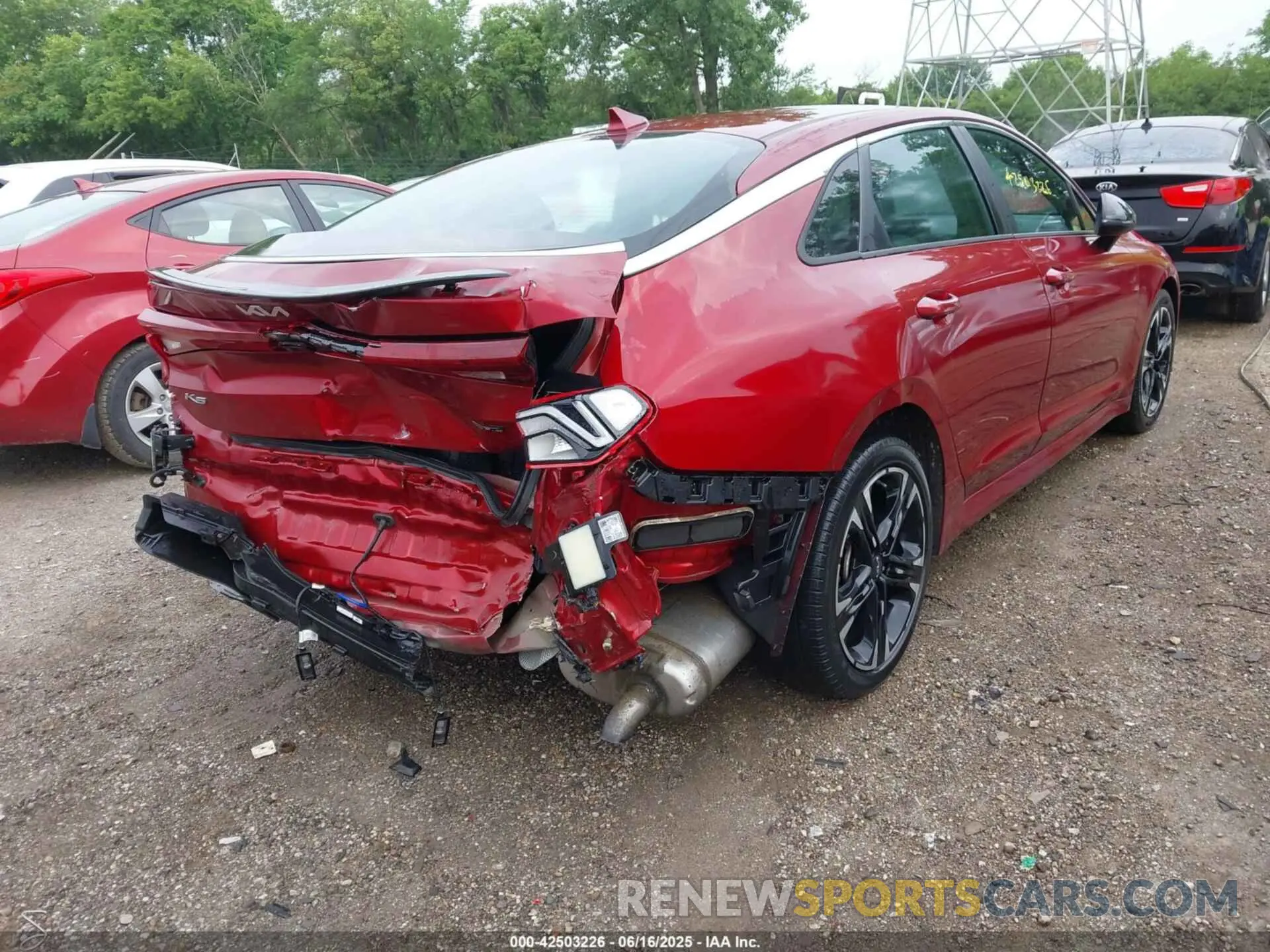 4 Photograph of a damaged car 5XXG64J29NG086029 KIA K5 2022