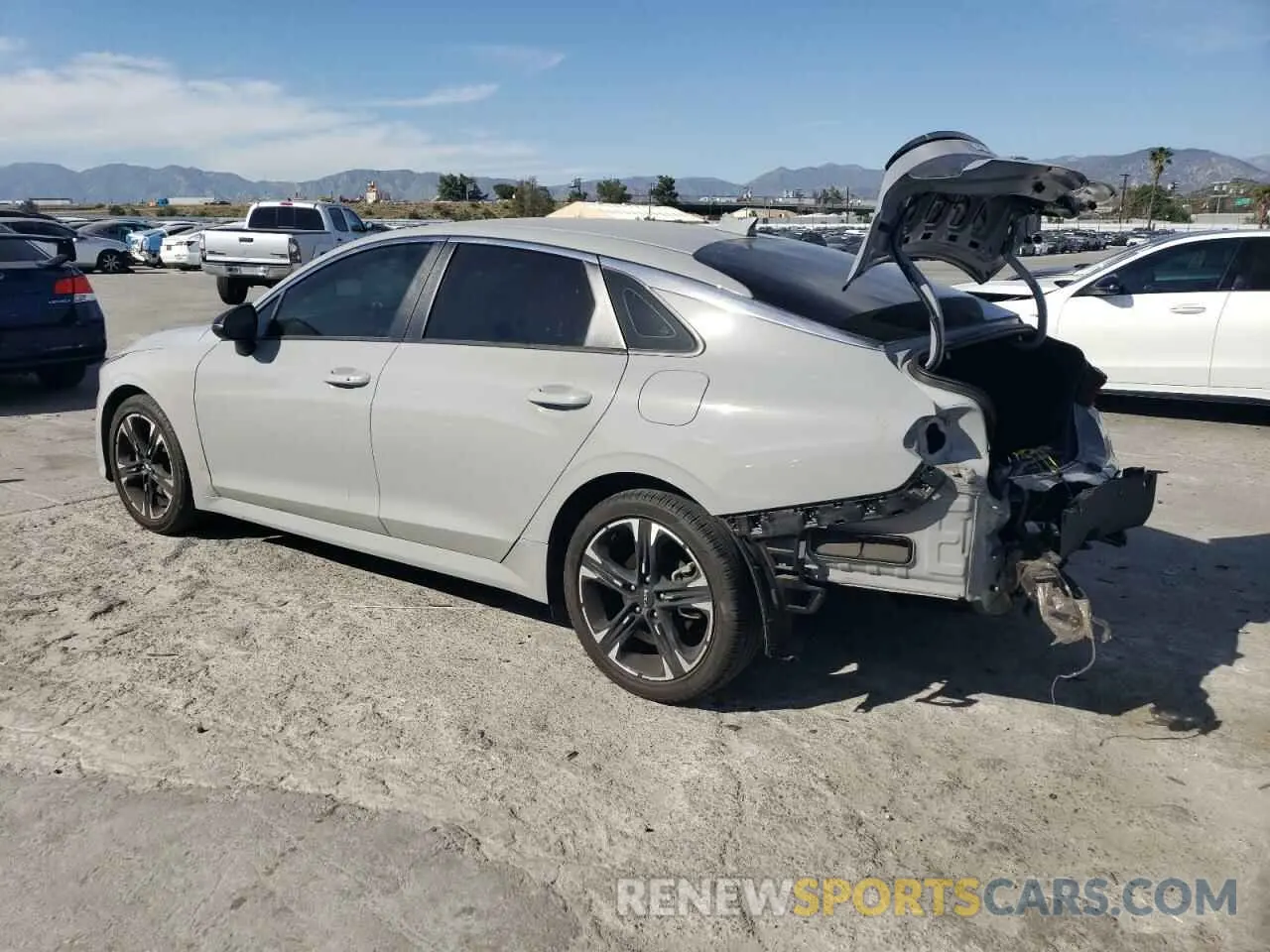2 Photograph of a damaged car 5XXG64J29NG109342 KIA K5 2022