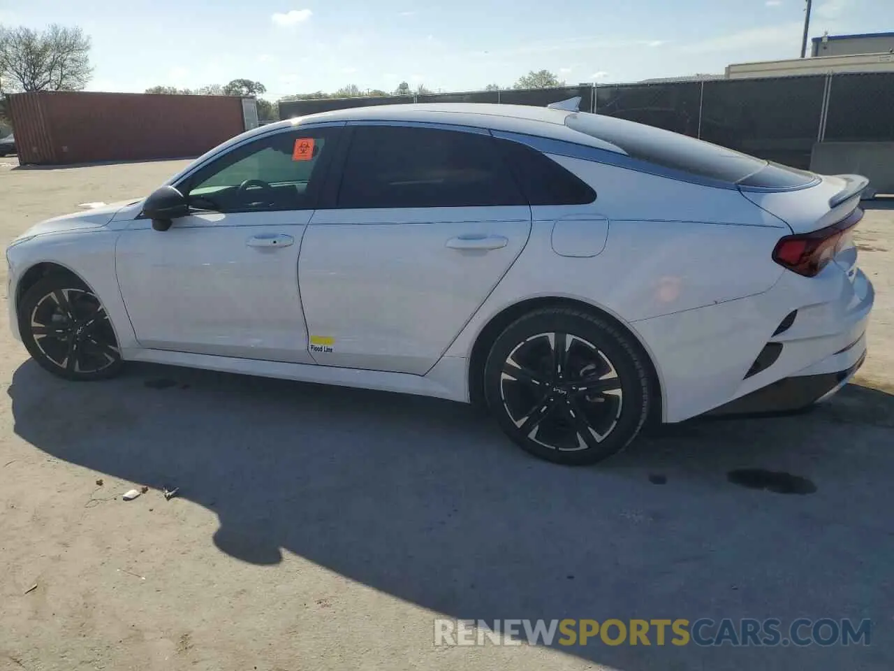 2 Photograph of a damaged car 5XXG64J29NG124567 KIA K5 2022