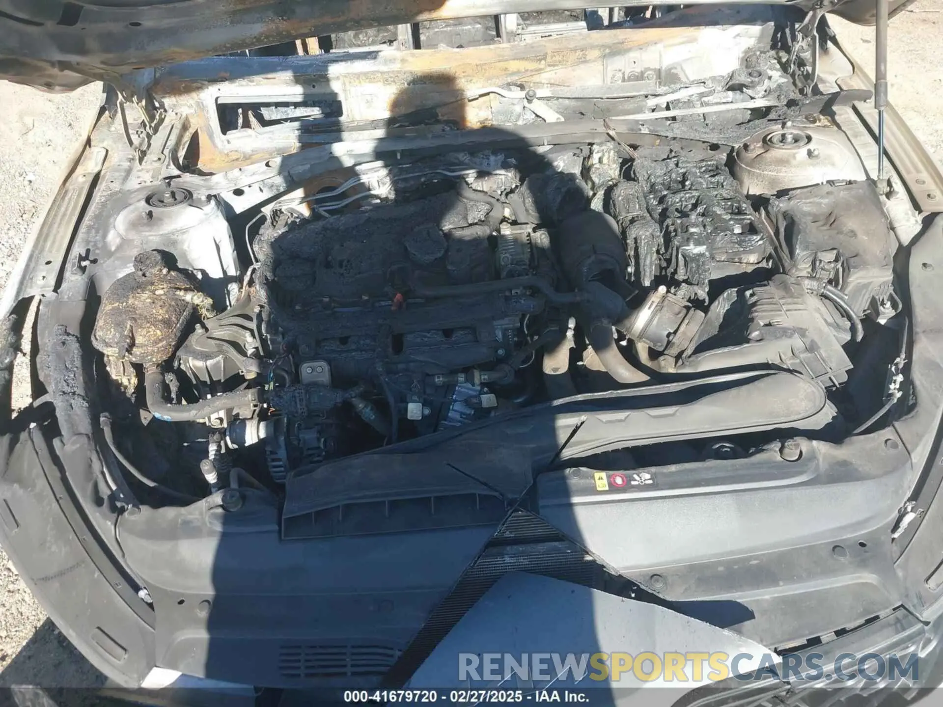 10 Photograph of a damaged car 5XXG64J29NG124911 KIA K5 2022