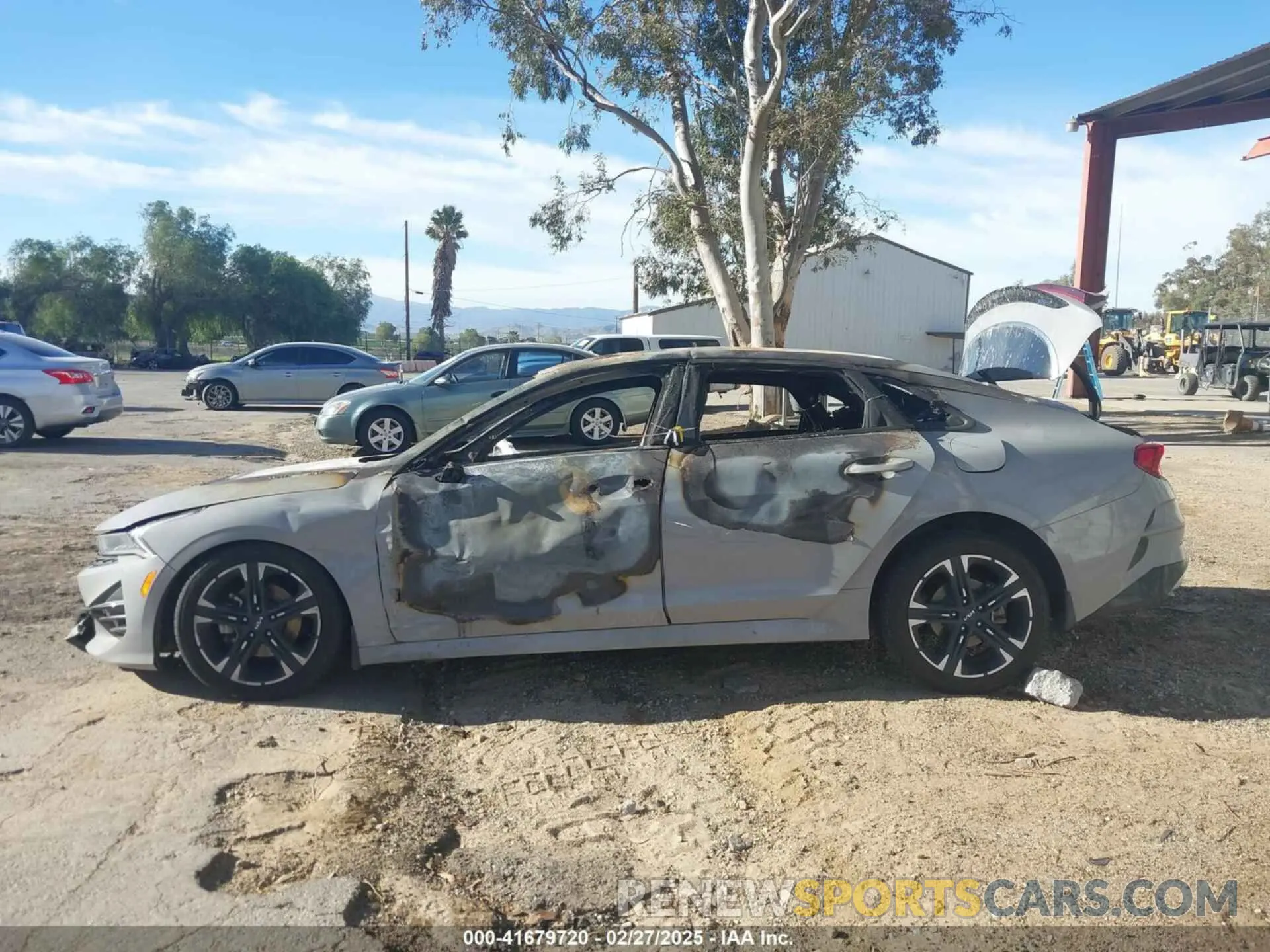 14 Photograph of a damaged car 5XXG64J29NG124911 KIA K5 2022