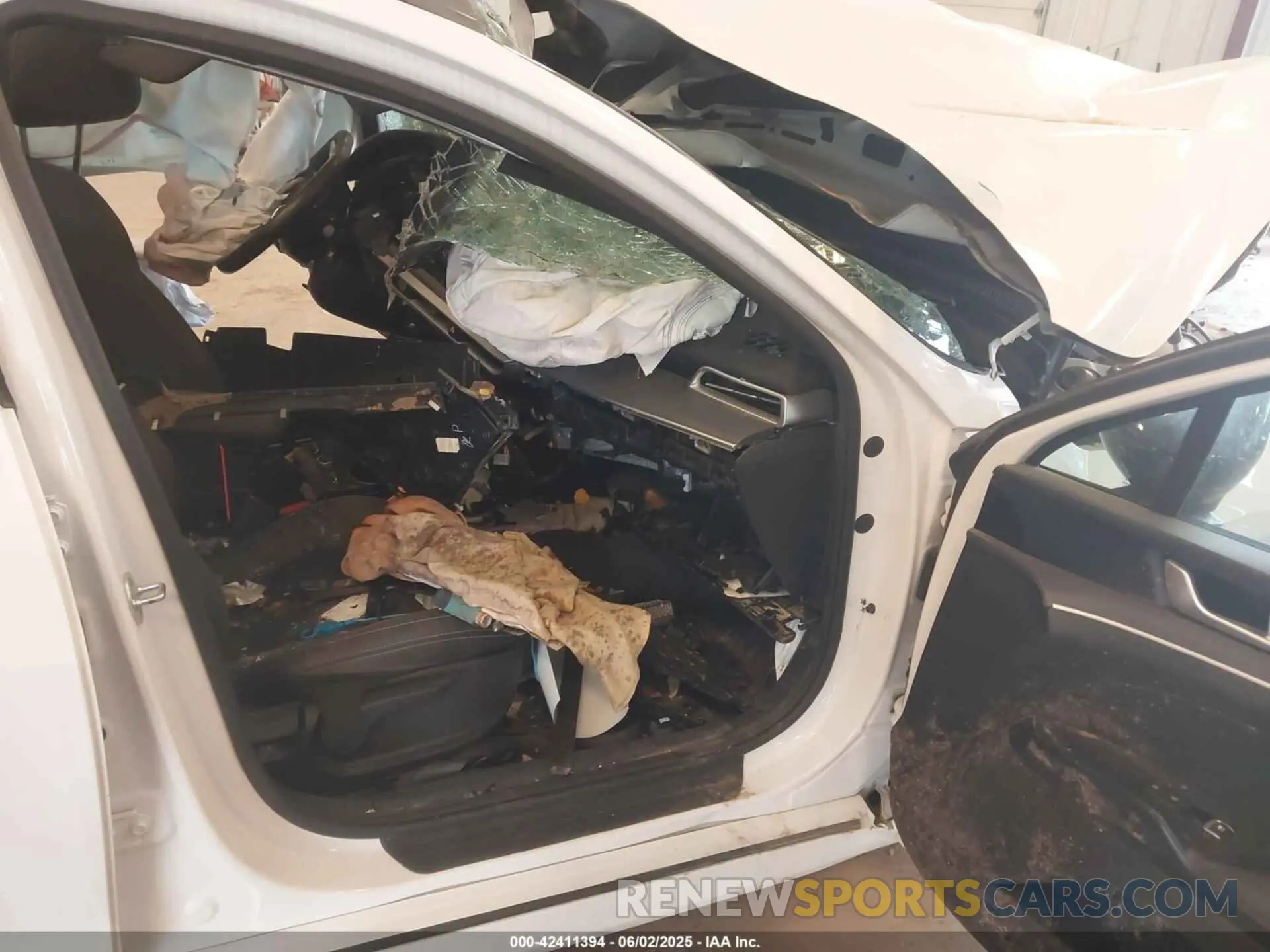 5 Photograph of a damaged car 5XXG64J2XNG110807 KIA K5 2022
