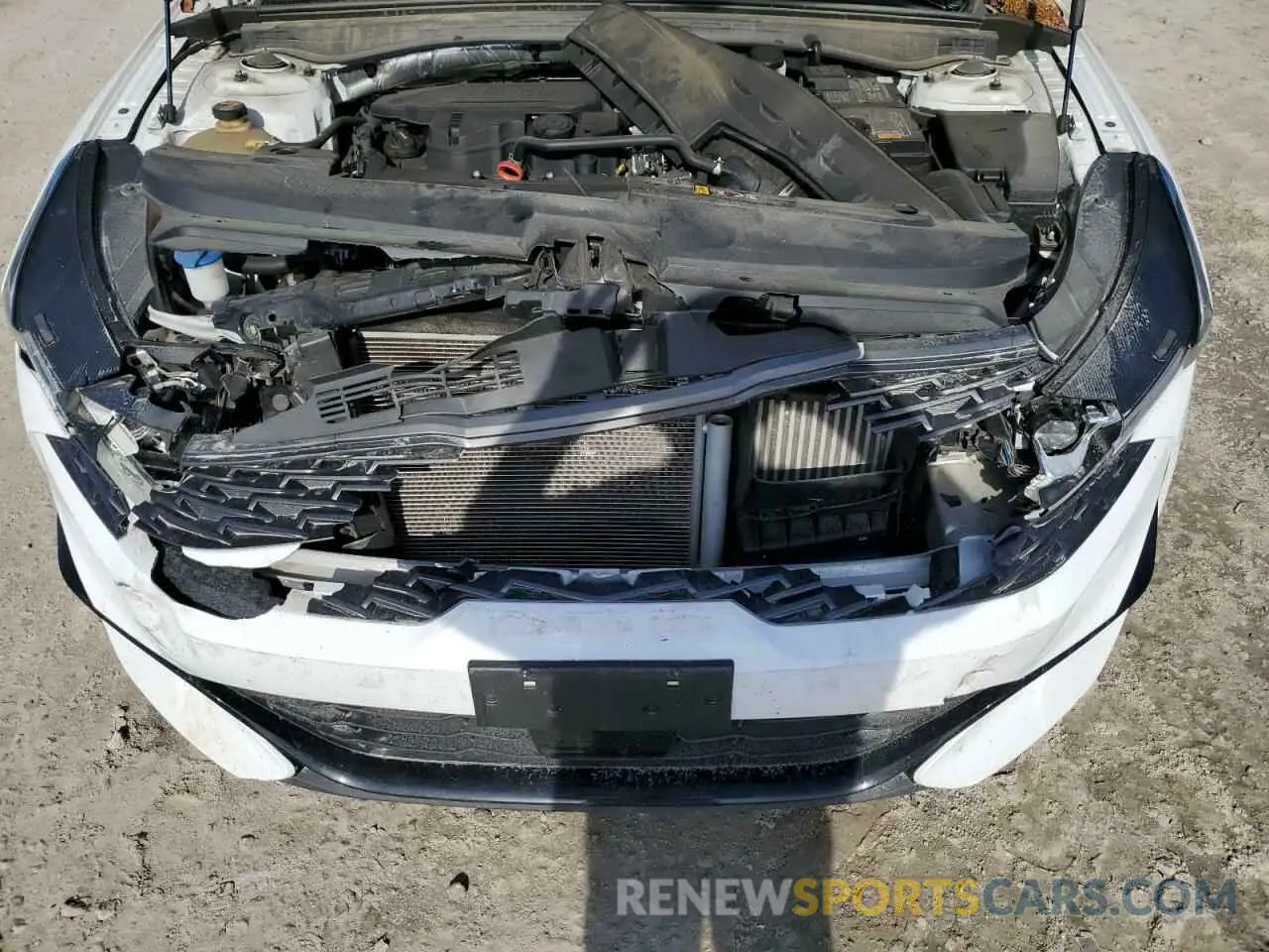 11 Photograph of a damaged car 5XXG64J2XNG121807 KIA K5 2022