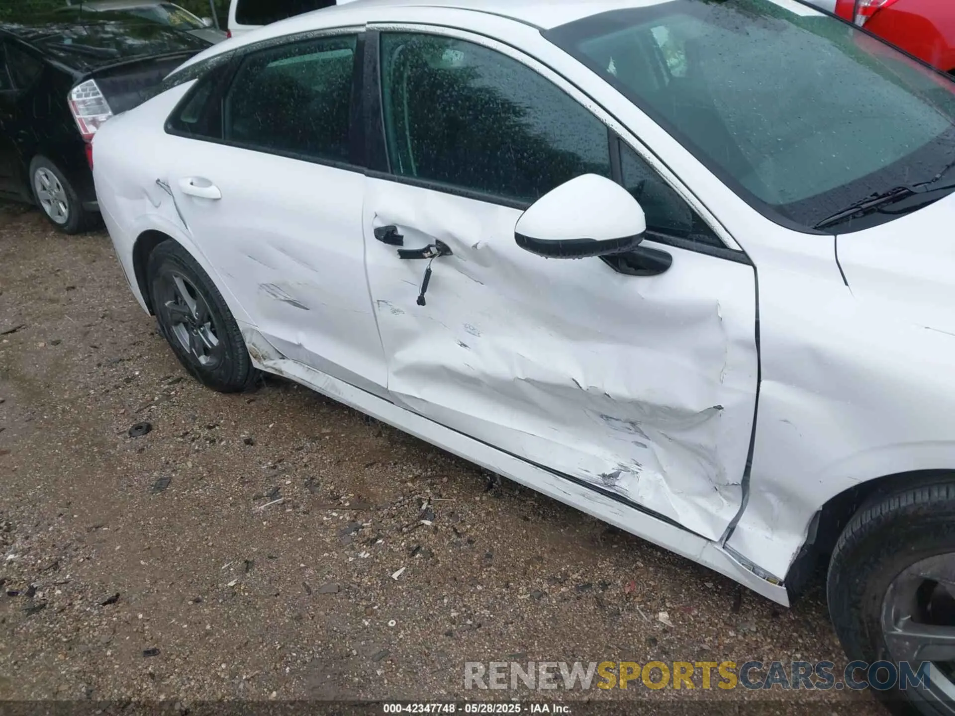 6 Photograph of a damaged car 5XXG14J24PG188842 KIA K5 2023