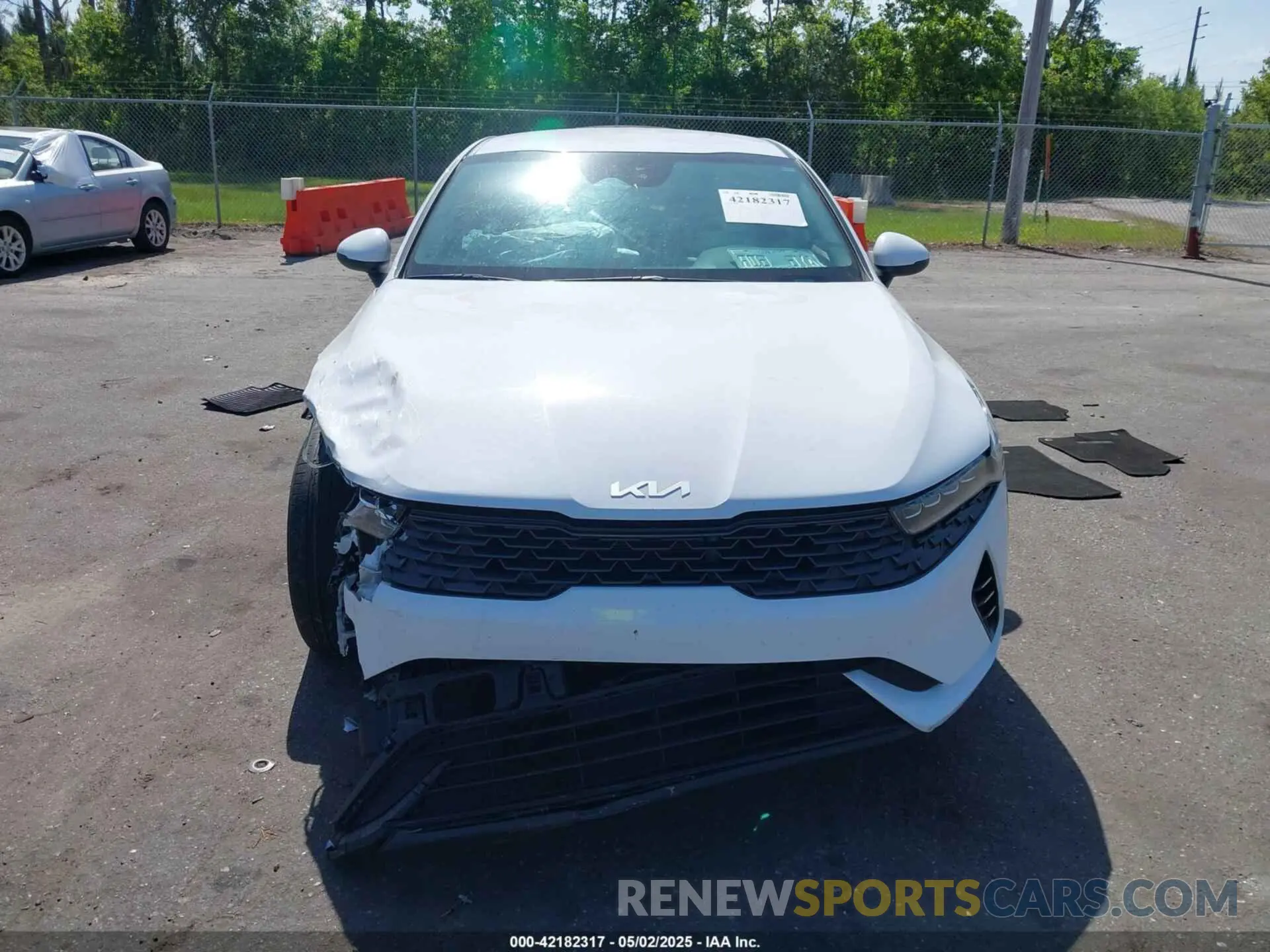 11 Photograph of a damaged car 5XXG14J26PG206595 KIA K5 2023