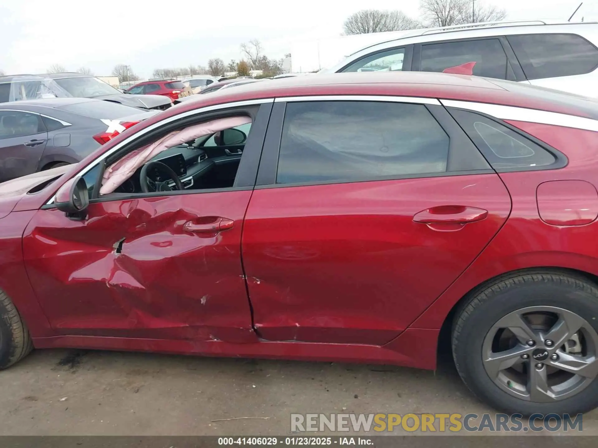 14 Photograph of a damaged car 5XXG14J2XPG179918 KIA K5 2023