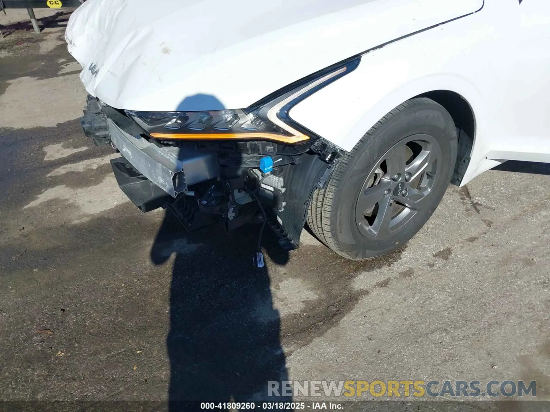 17 Photograph of a damaged car 5XXG14J2XPG220175 KIA K5 2023