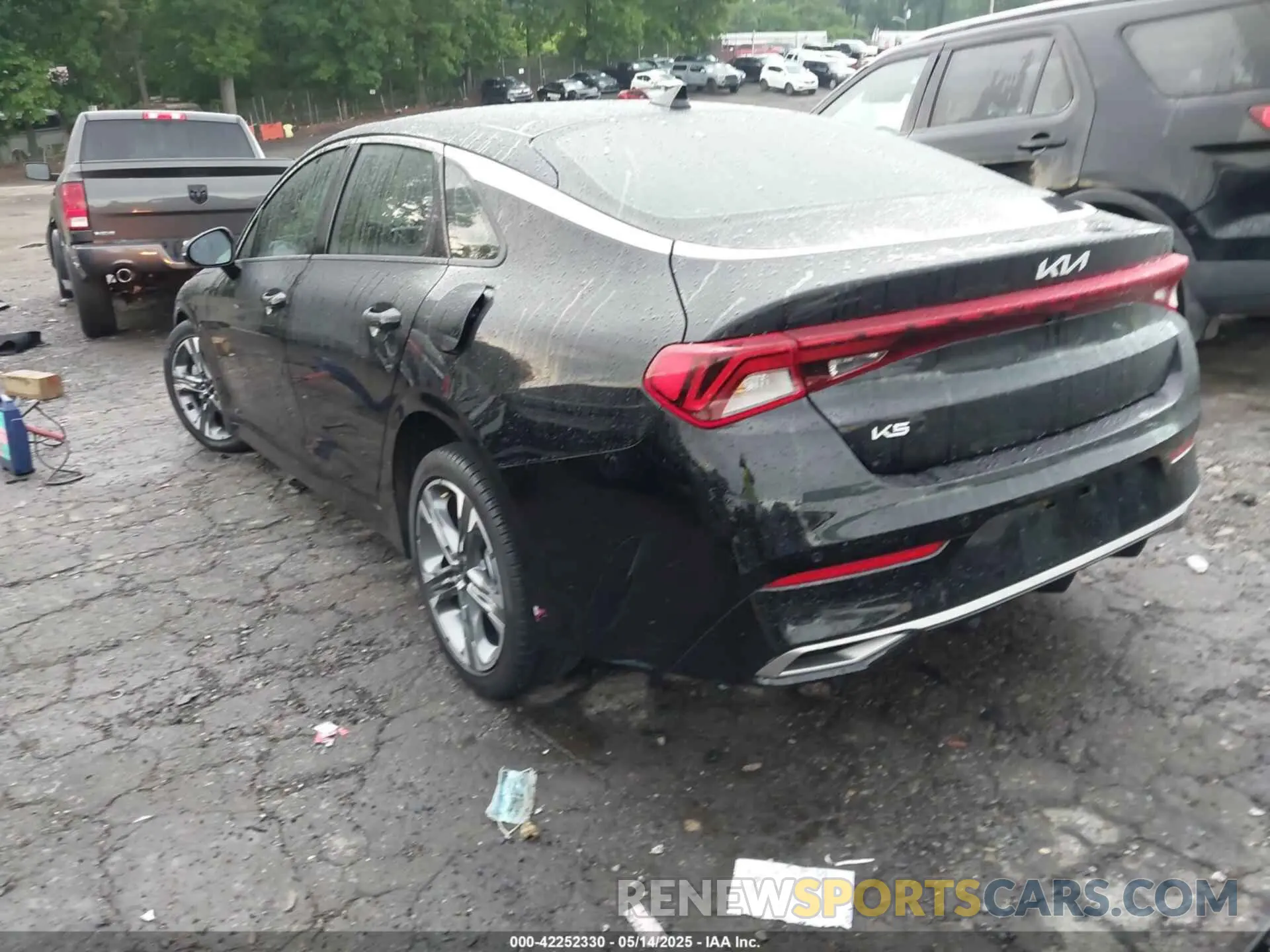 3 Photograph of a damaged car 5XXG34J21PG173855 KIA K5 2023