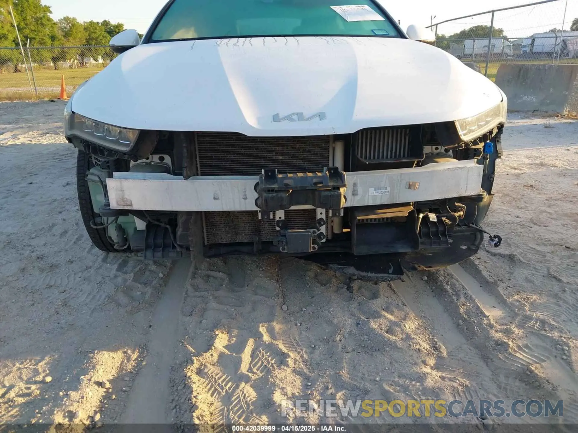 18 Photograph of a damaged car 5XXG34J22PG169121 KIA K5 2023