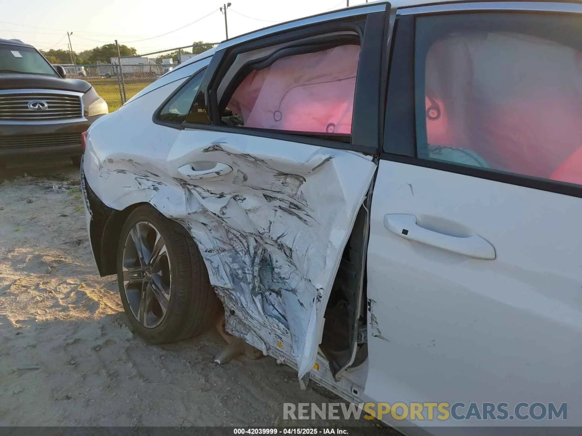 21 Photograph of a damaged car 5XXG34J22PG169121 KIA K5 2023