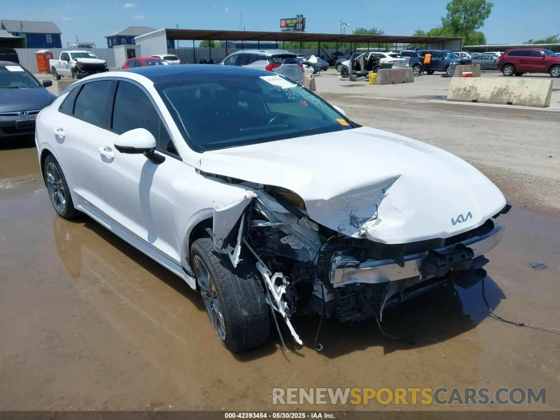 1 Photograph of a damaged car 5XXG34J2XPG174566 KIA K5 2023