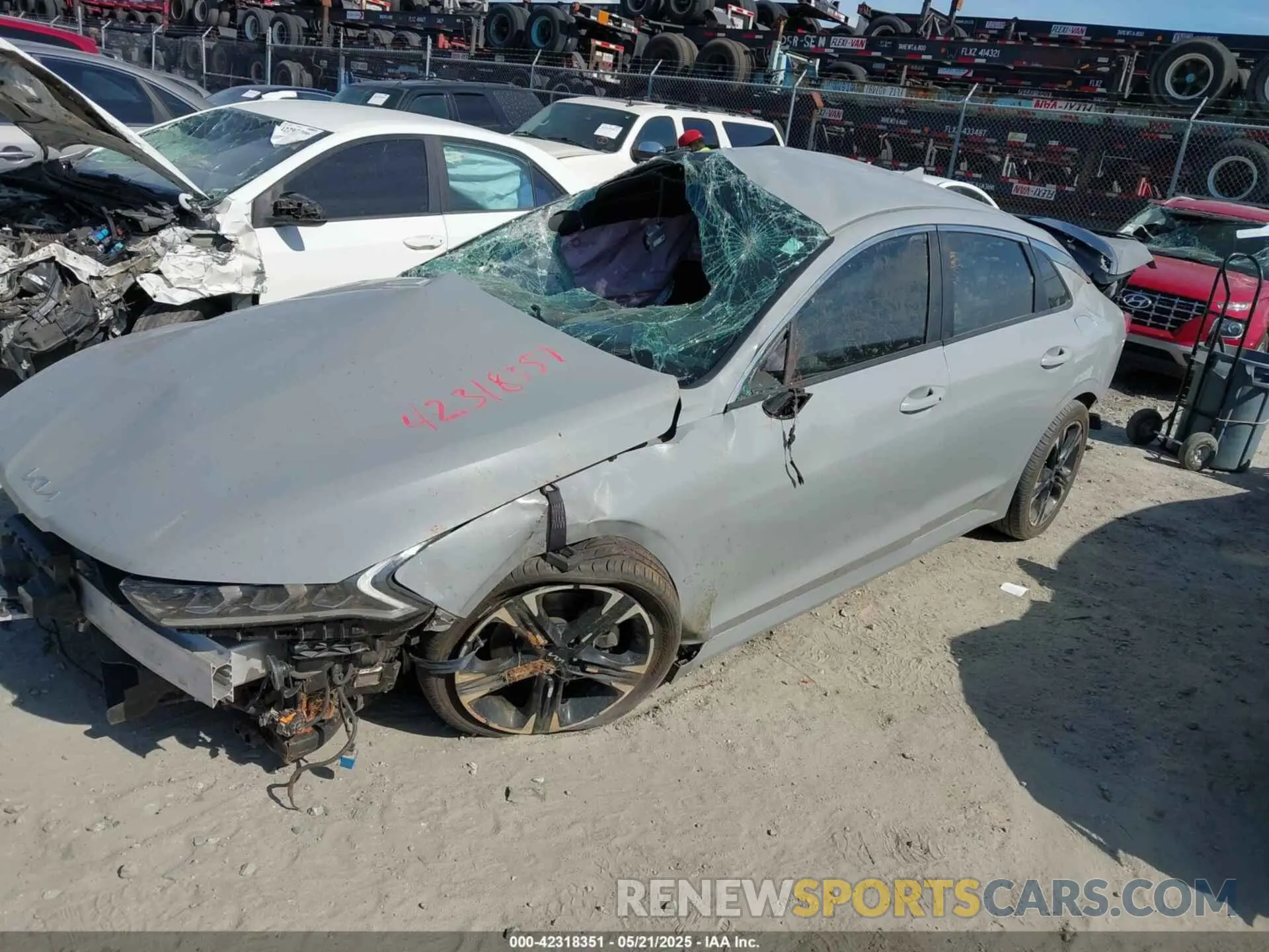 2 Photograph of a damaged car 5XXG64J21PG170719 KIA K5 2023
