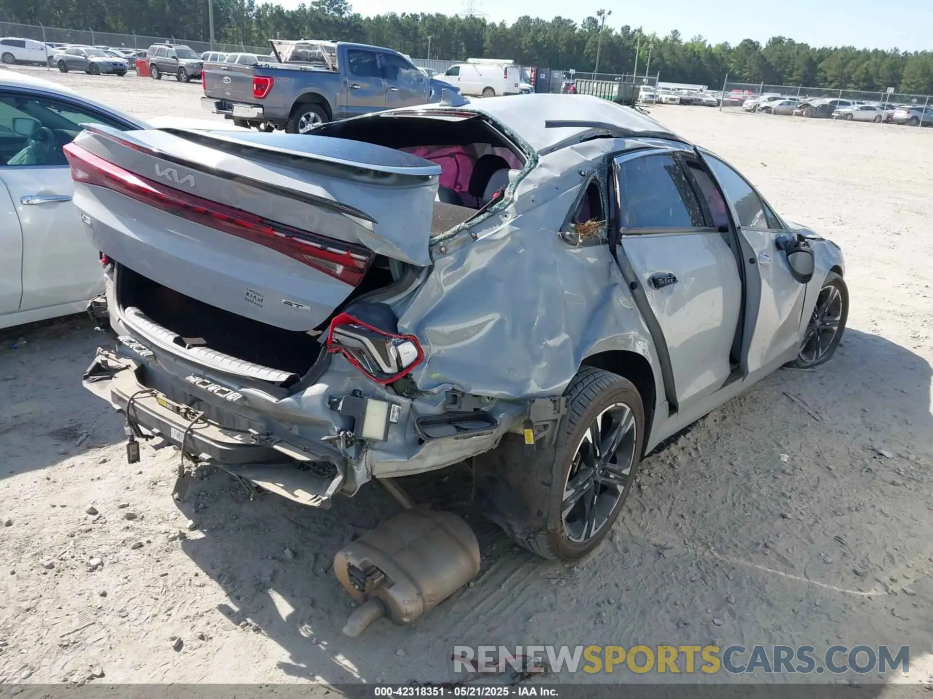 4 Photograph of a damaged car 5XXG64J21PG170719 KIA K5 2023