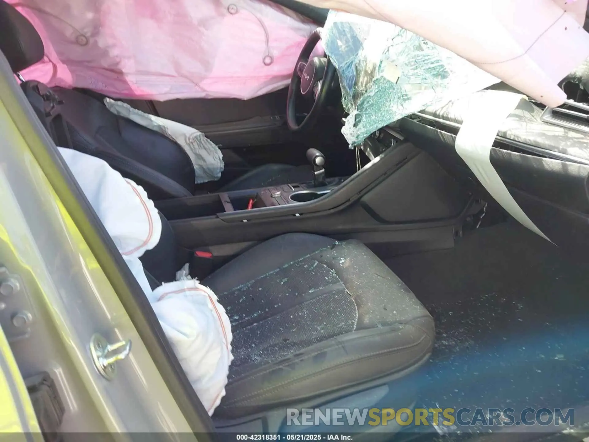 5 Photograph of a damaged car 5XXG64J21PG170719 KIA K5 2023