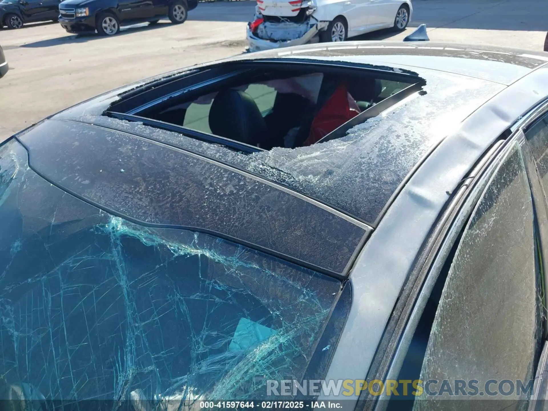 14 Photograph of a damaged car 5XXG64J24PG213210 KIA K5 2023