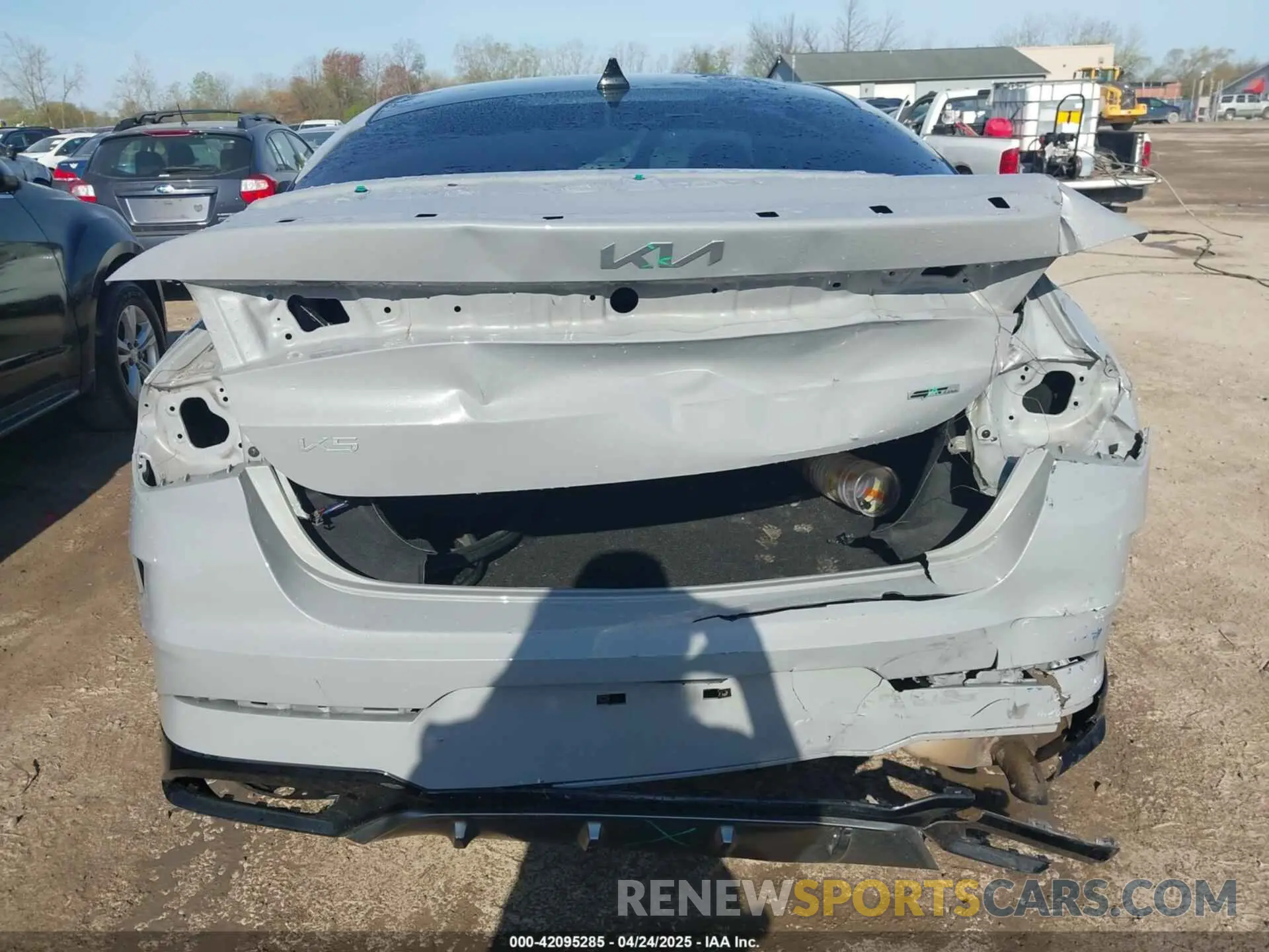 17 Photograph of a damaged car 5XXG64J26PG167671 KIA K5 2023