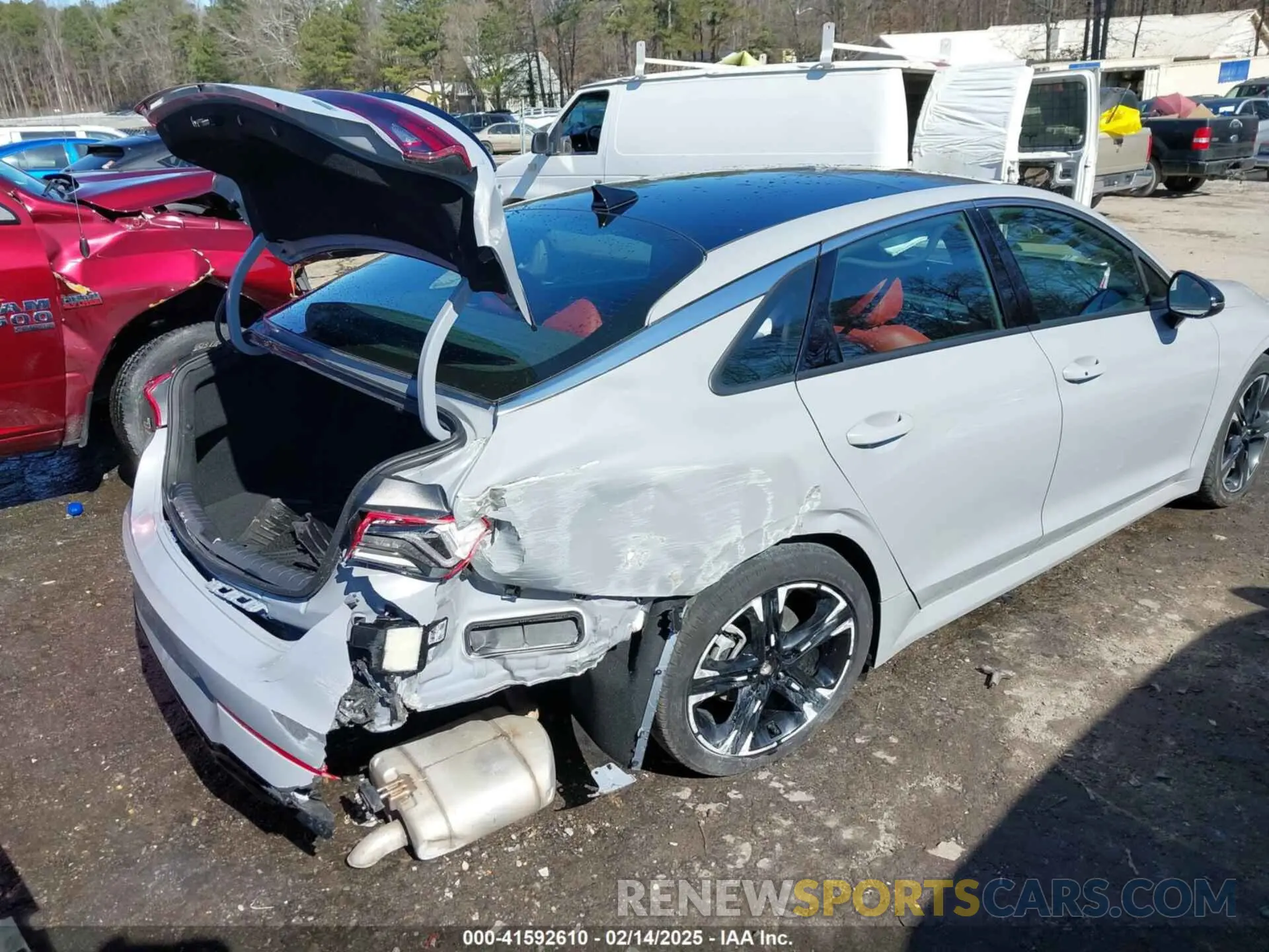 6 Photograph of a damaged car 5XXG64J29PG212957 KIA K5 2023