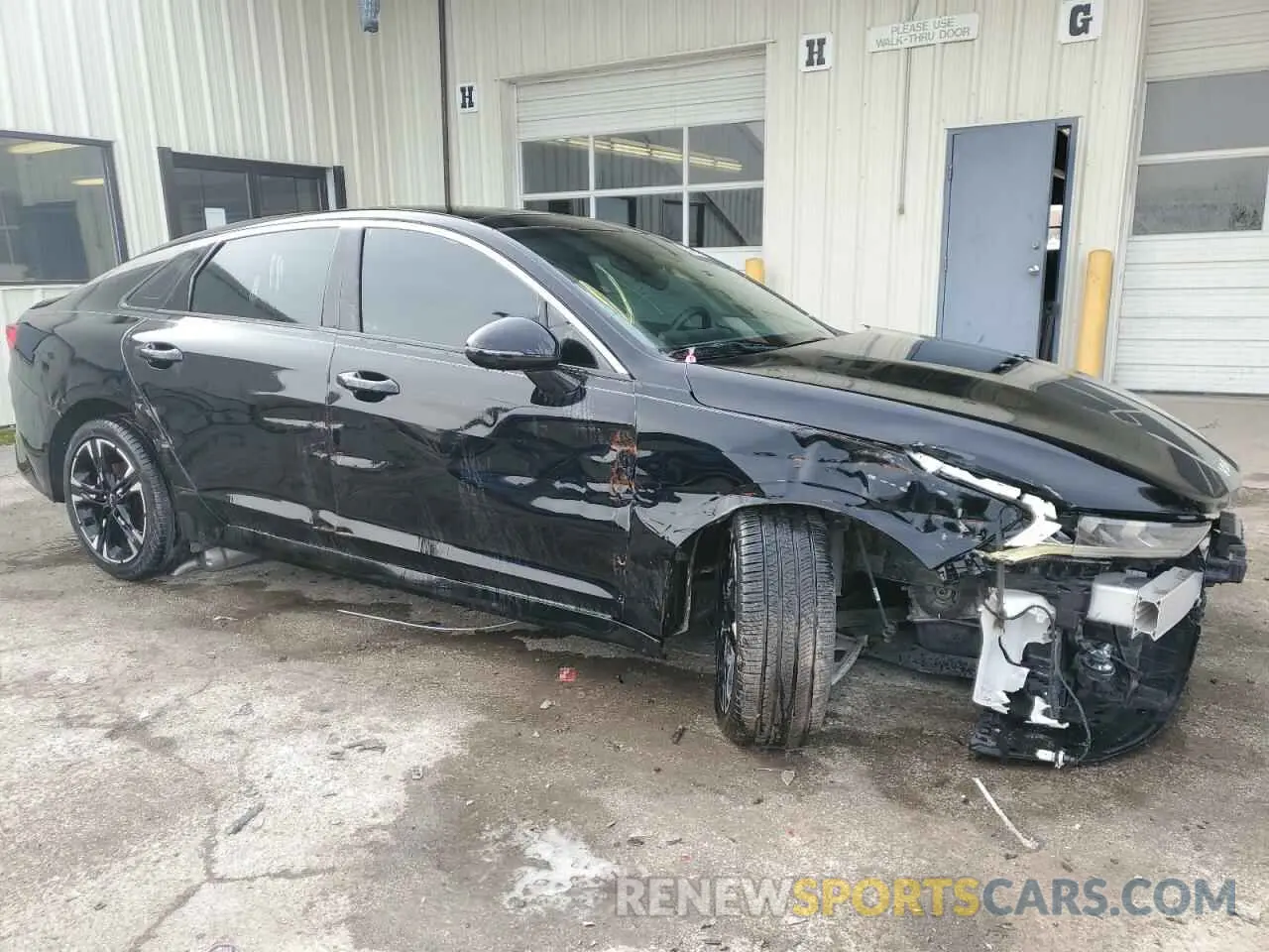 4 Photograph of a damaged car 5XXG64J2XPG188376 KIA K5 2023