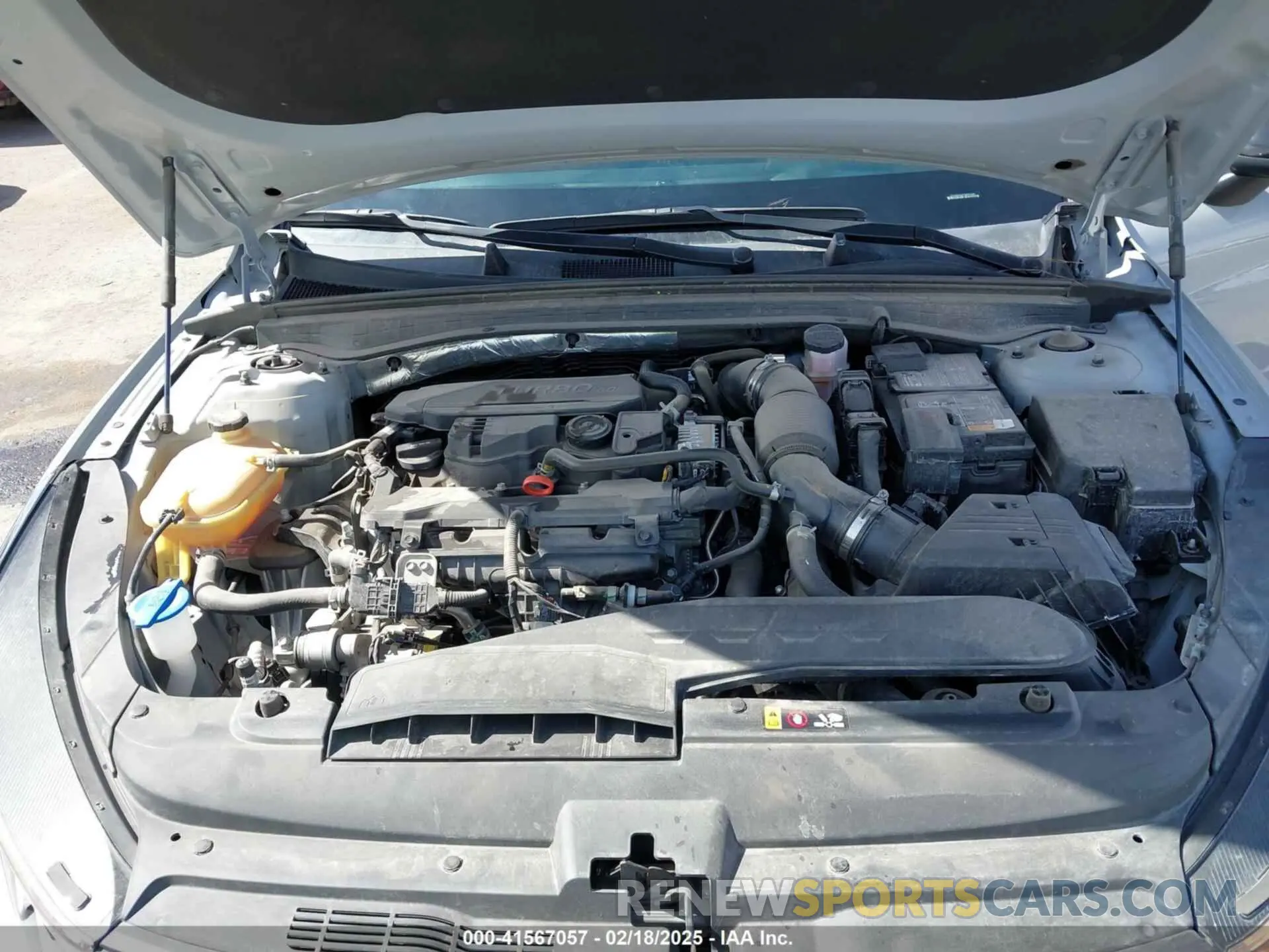 10 Photograph of a damaged car 5XXG64J2XPG201594 KIA K5 2023