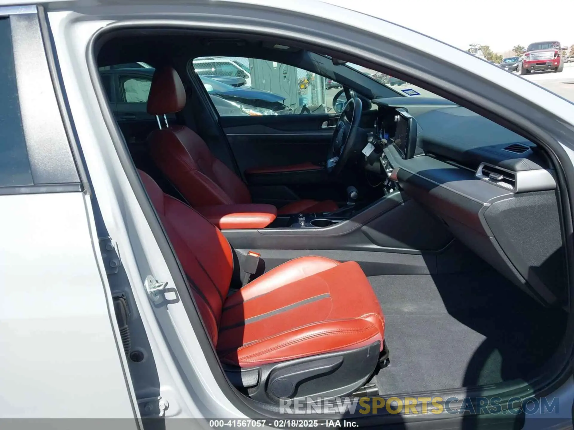 5 Photograph of a damaged car 5XXG64J2XPG201594 KIA K5 2023
