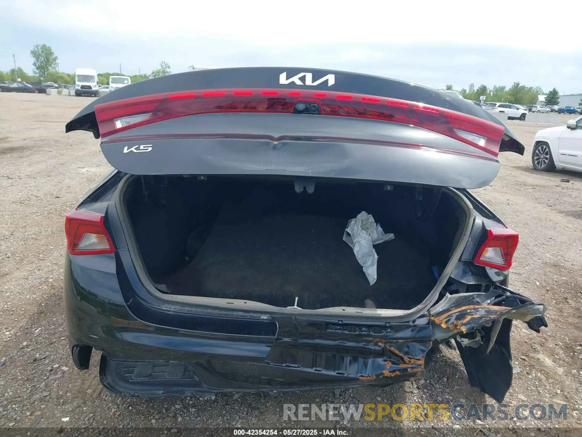 16 Photograph of a damaged car 5XXG14J21RG230015 KIA K5 2024