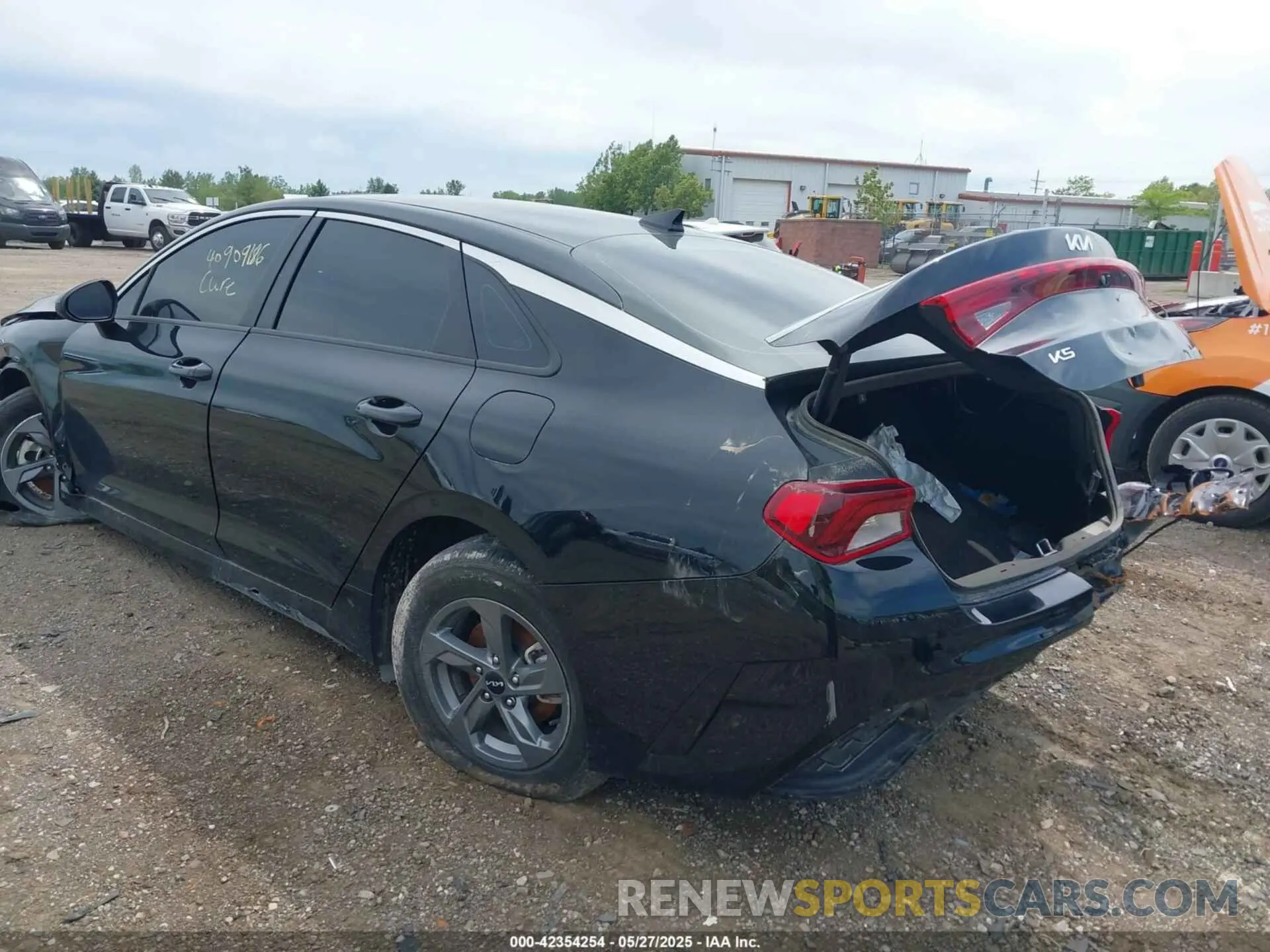 3 Photograph of a damaged car 5XXG14J21RG230015 KIA K5 2024