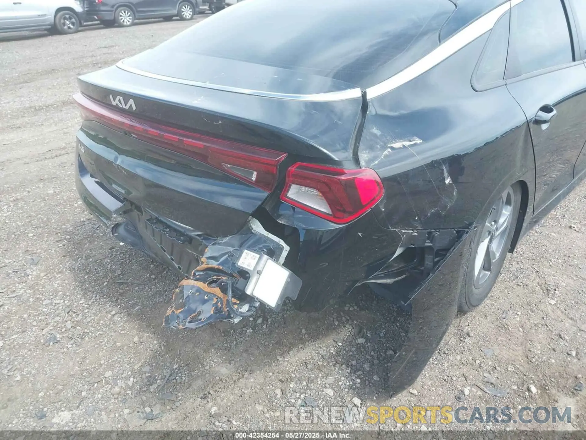 6 Photograph of a damaged car 5XXG14J21RG230015 KIA K5 2024