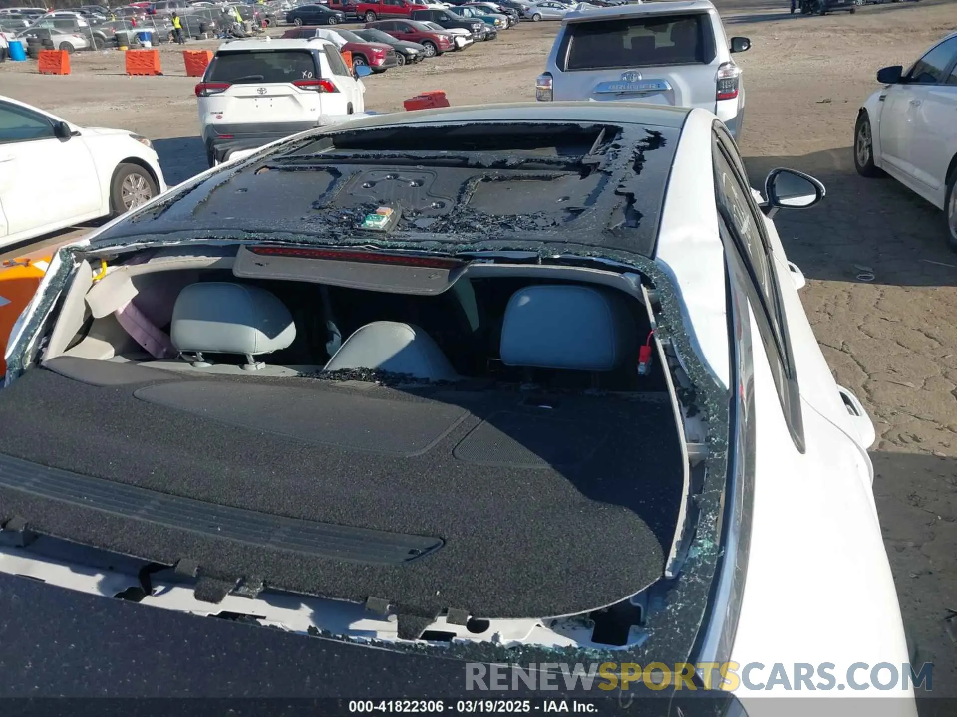 20 Photograph of a damaged car 5XXG34J25RG246440 KIA K5 2024