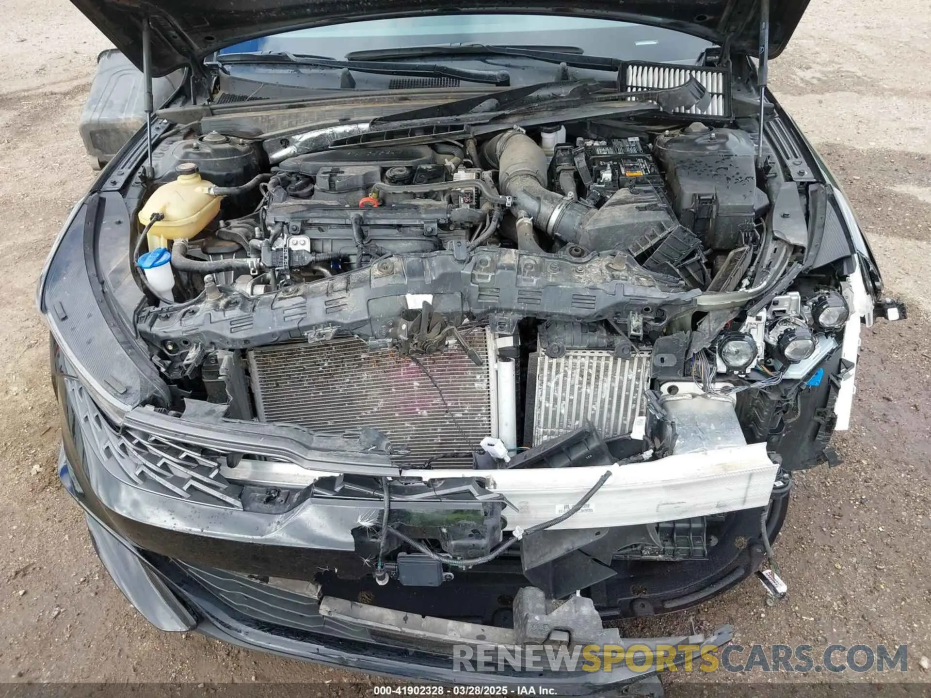 10 Photograph of a damaged car 5XXG64J22RG265289 KIA K5 2024