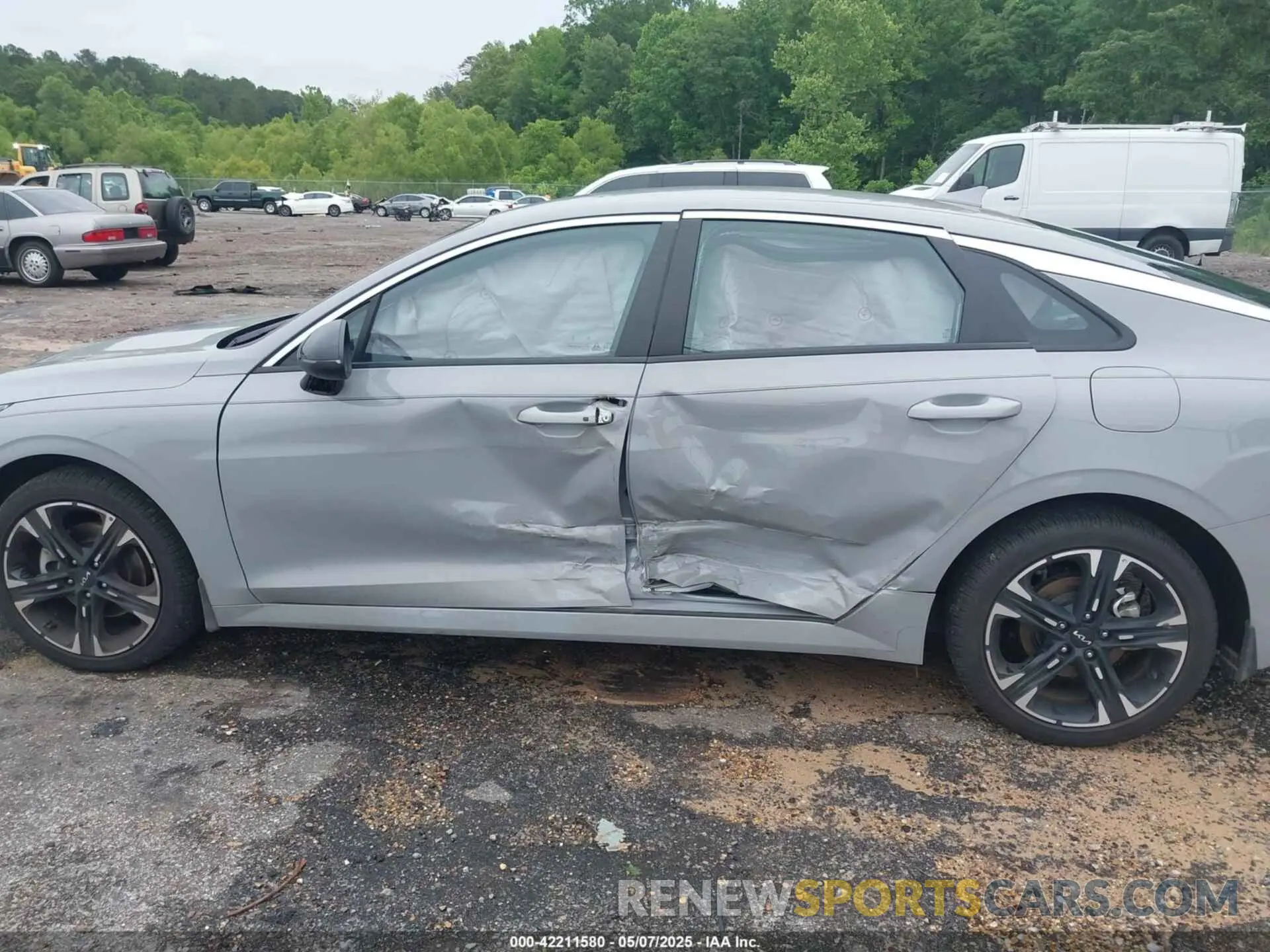 14 Photograph of a damaged car 5XXG64J23RG266497 KIA K5 2024