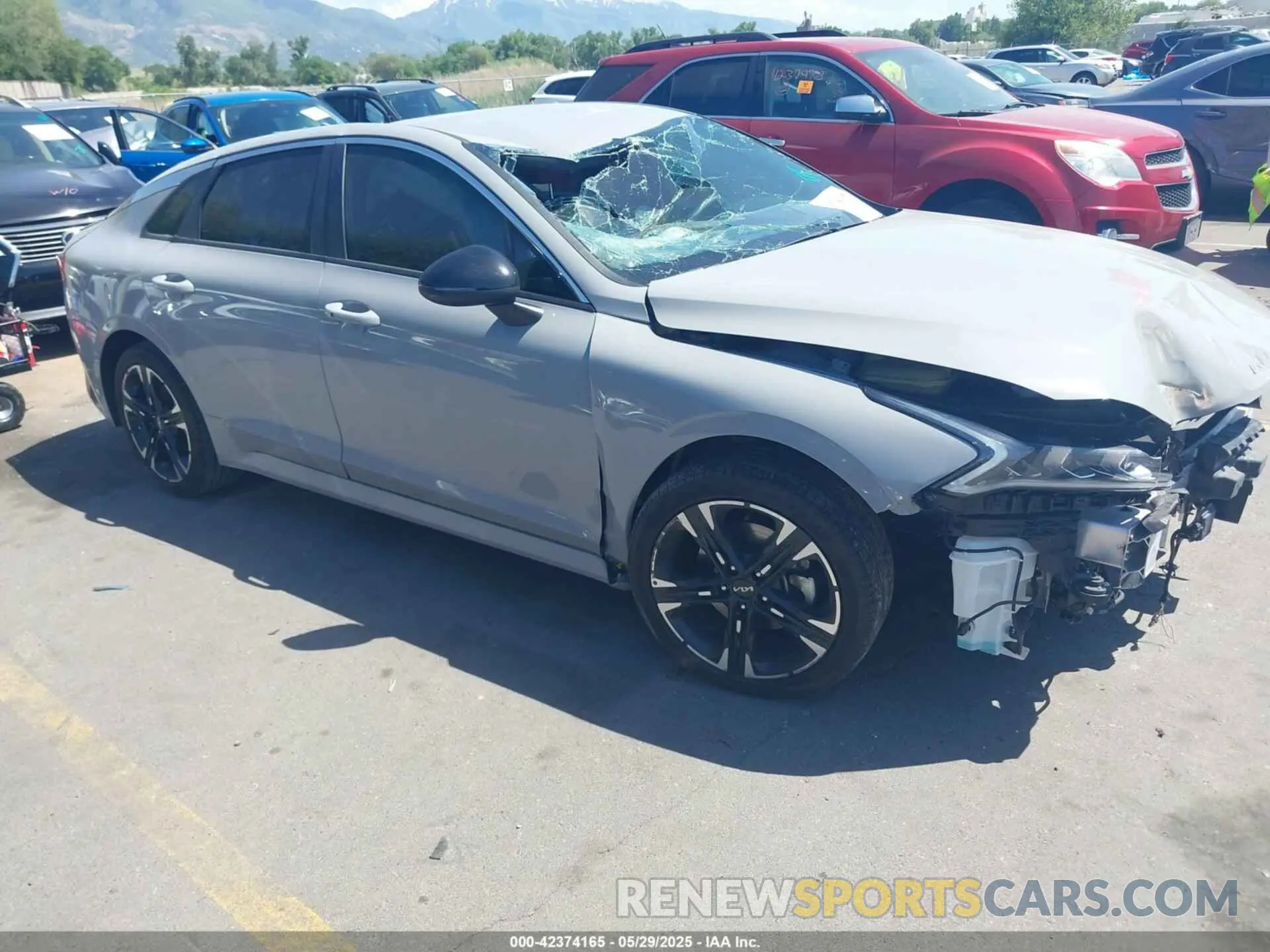 1 Photograph of a damaged car 5XXG64J25RG262497 KIA K5 2024