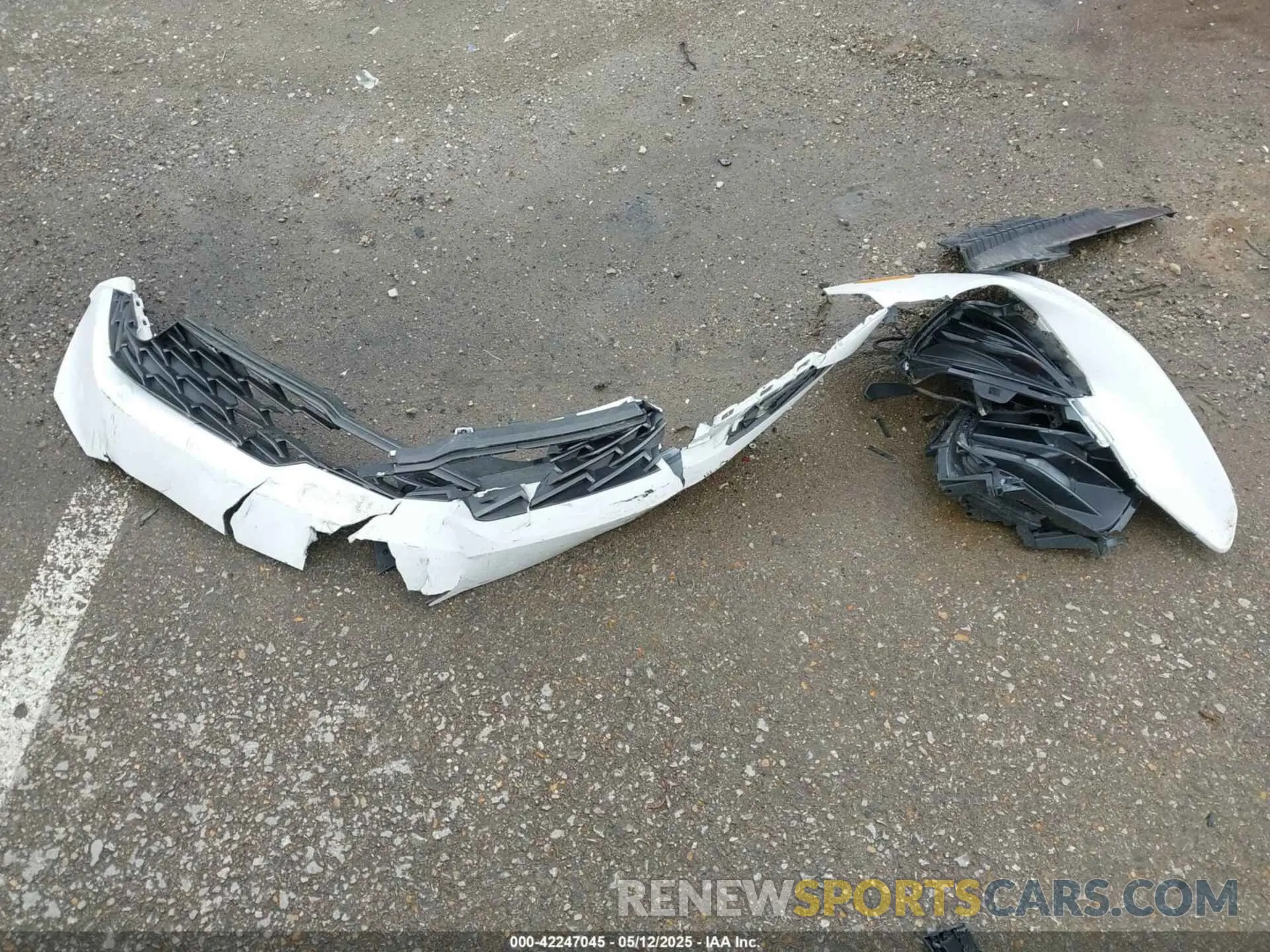 12 Photograph of a damaged car 5XXG64J27RG250383 KIA K5 2024